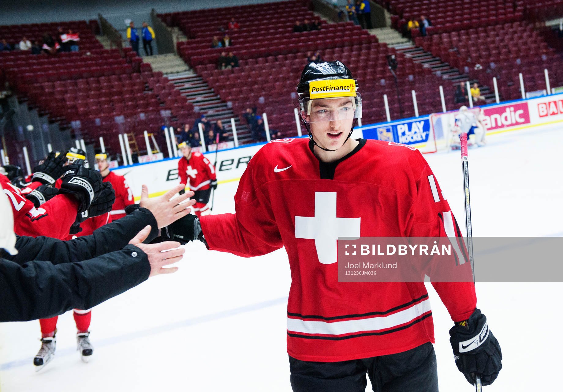 Schweiz Fabrice Herzog jublar