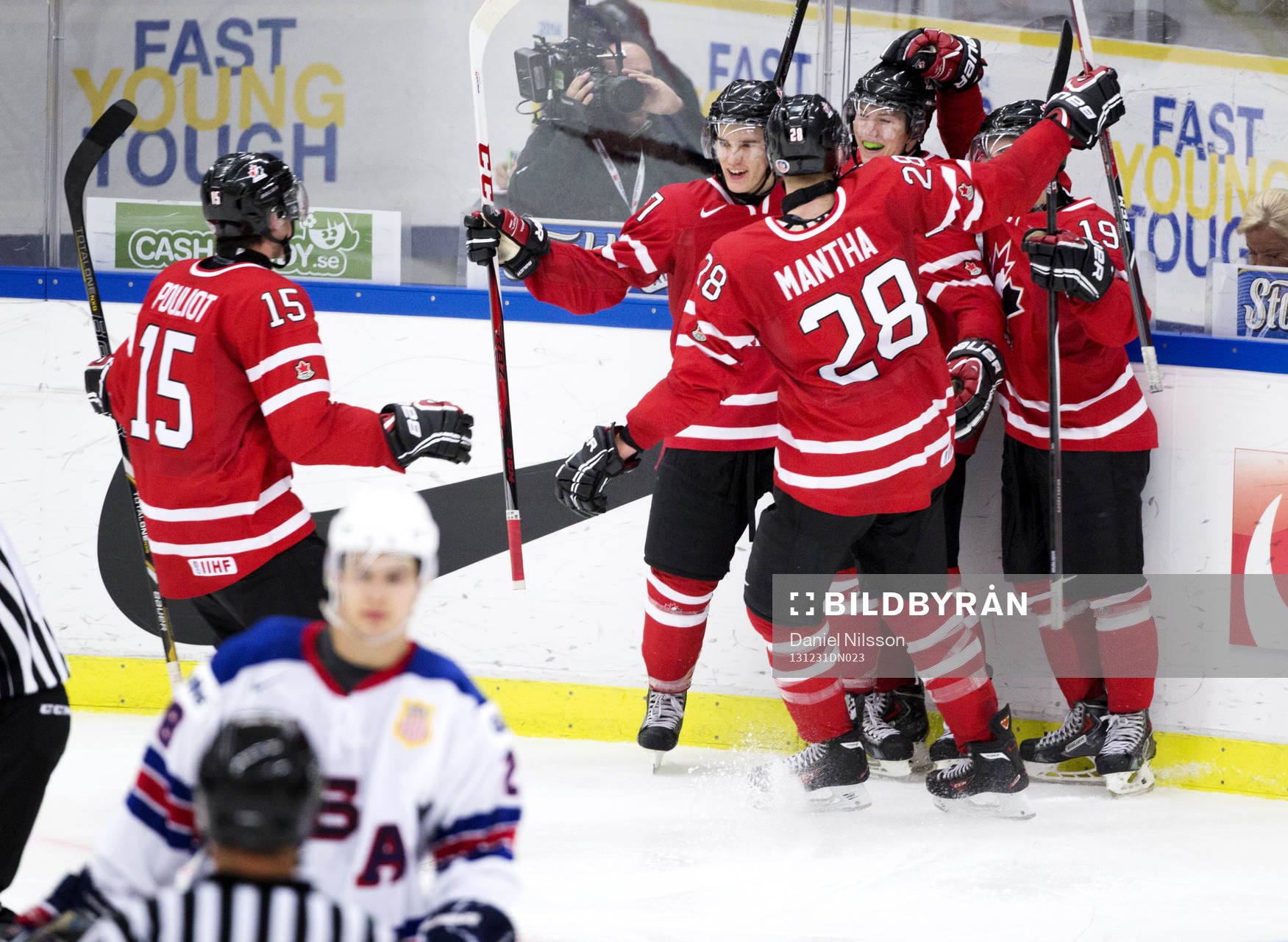 Kanadas Curtis Lazar har gjort 3-1 till Kanada