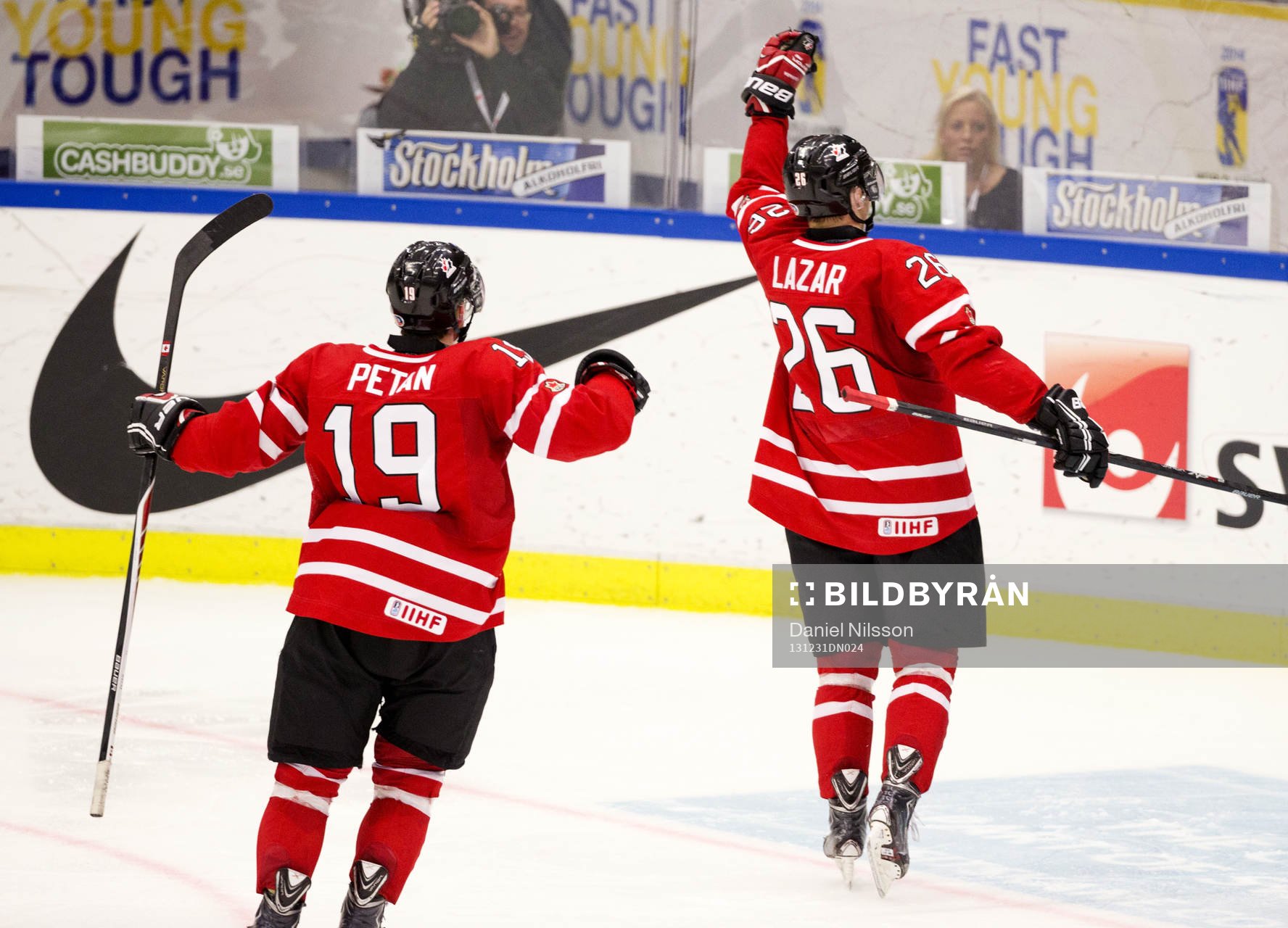 Kanadas Curtis Lazar har gjort 3-1 till Kanada