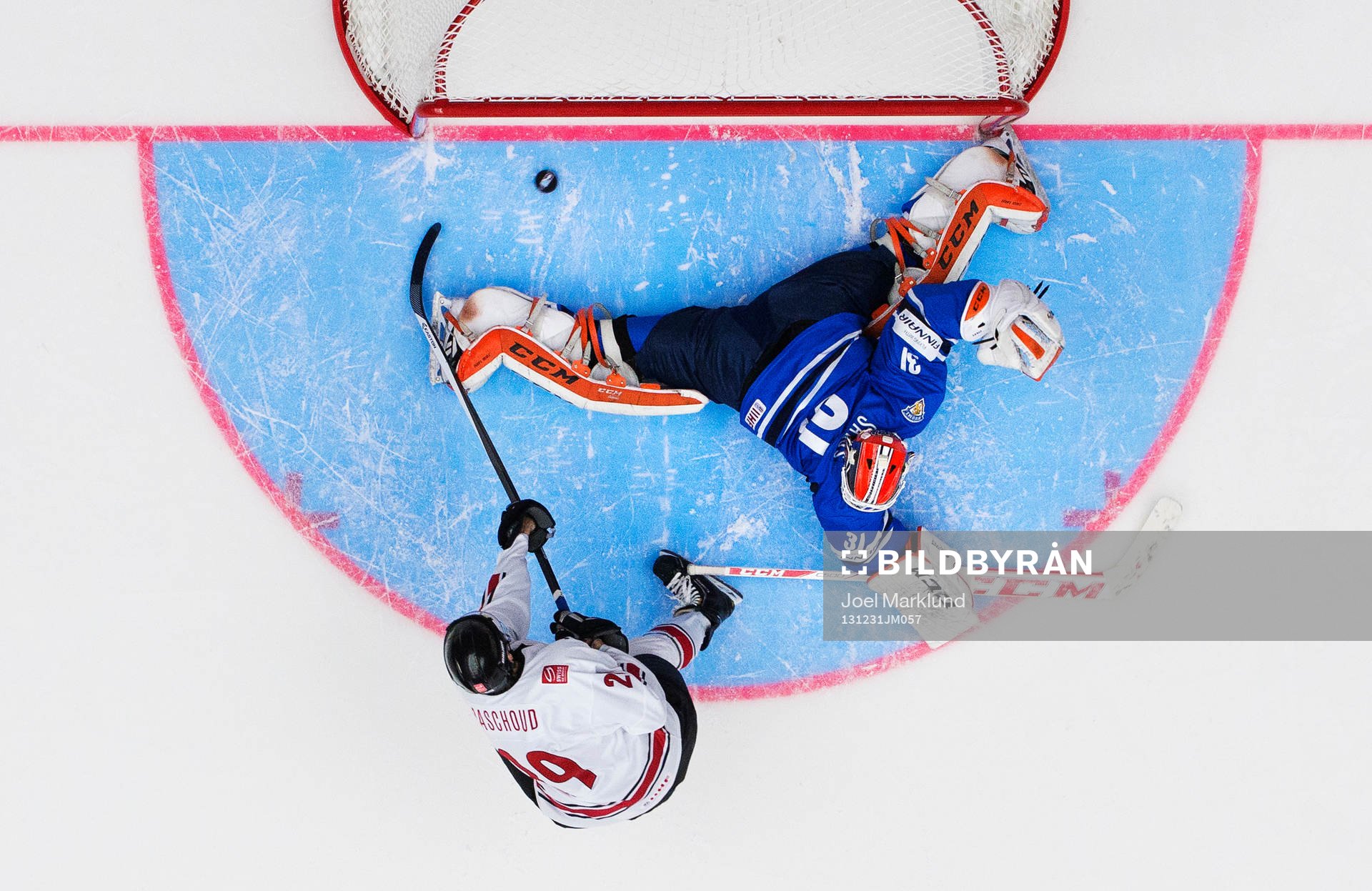 Schweiz Claude Paschoud slår in