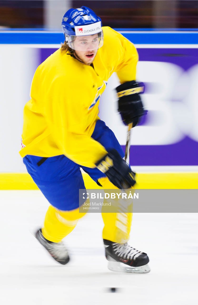 Elias Lindholm på Sveriges träning