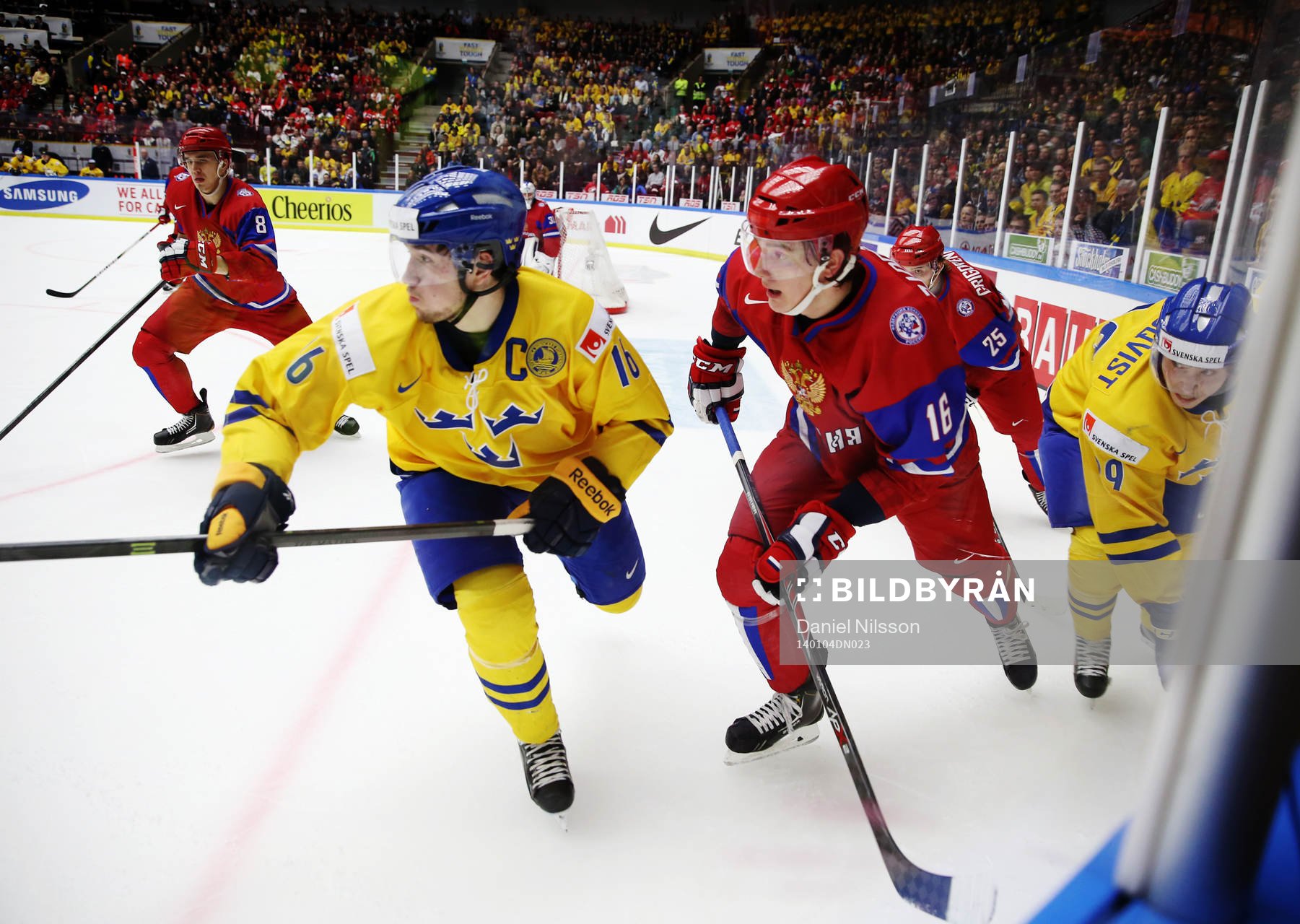 Sveriges Filip Forsberg och Oskar Sundqvist och Rysslands