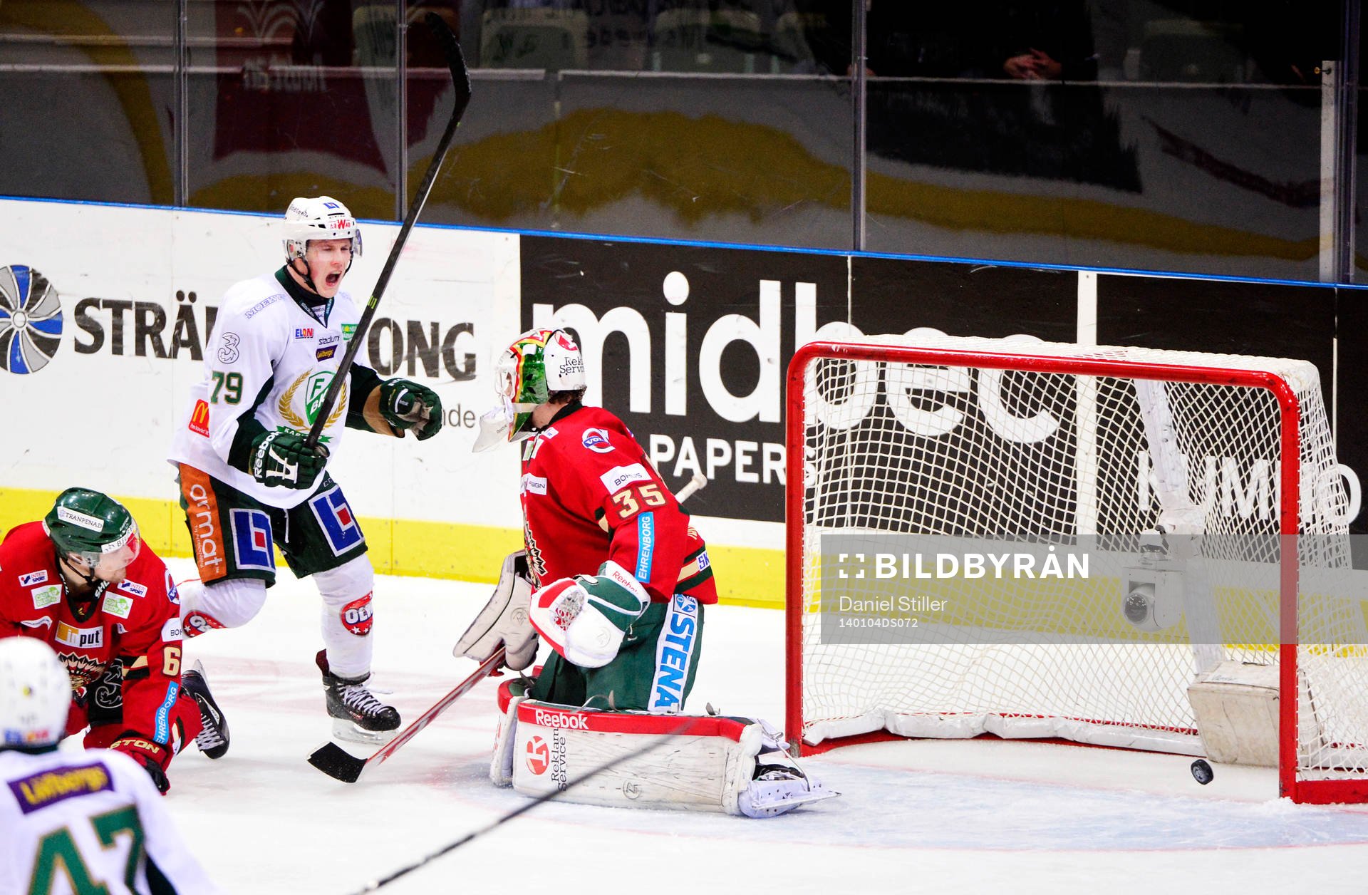 Pontus Åberg gör 2 - 2 för Färjestad och Patrik Lundh