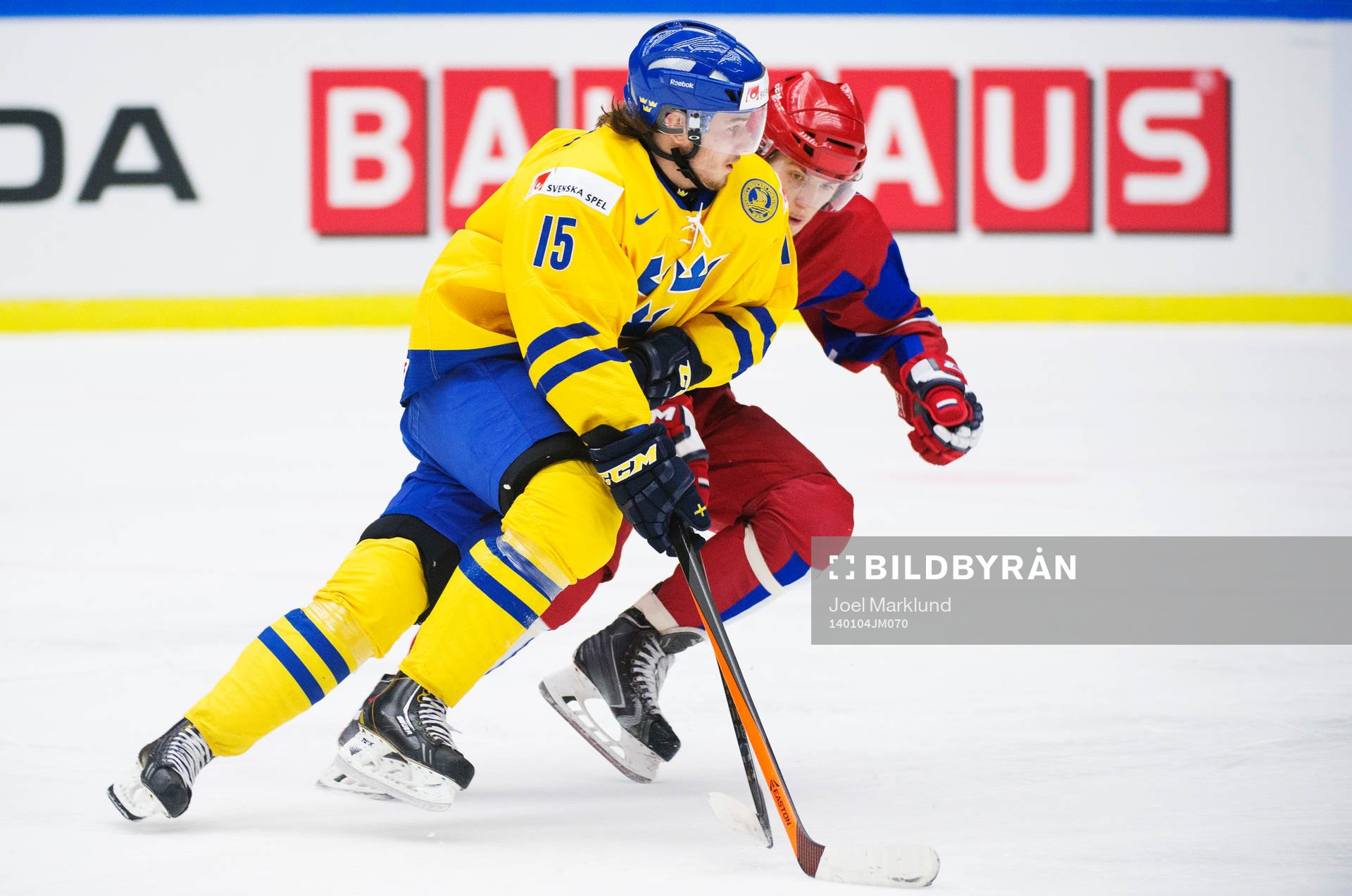 Sveriges Sebastian Collberg tar sig förbi Rysslands Ivan