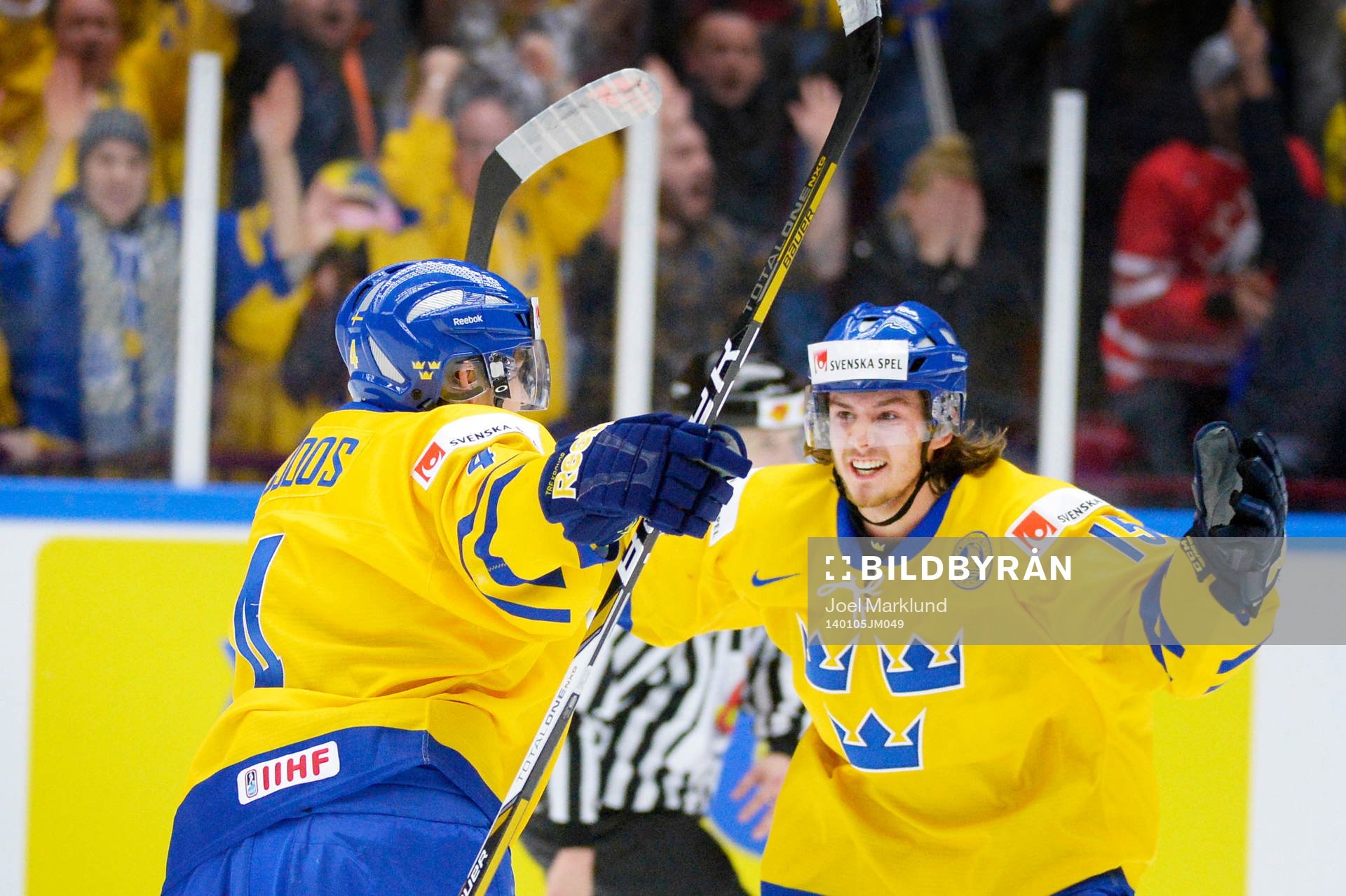 Christian Djoos och Sebastian Collberg jublar