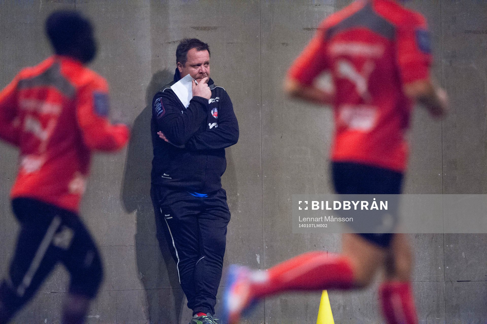 Helsingborgs tränare Roar Hansen bevakar biptesten