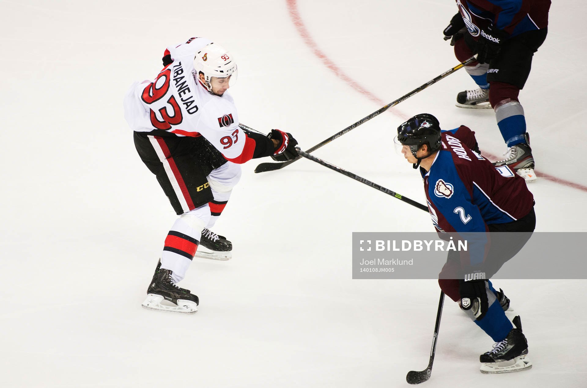 Ottawas Mika Zibanejad skjuter mot mål