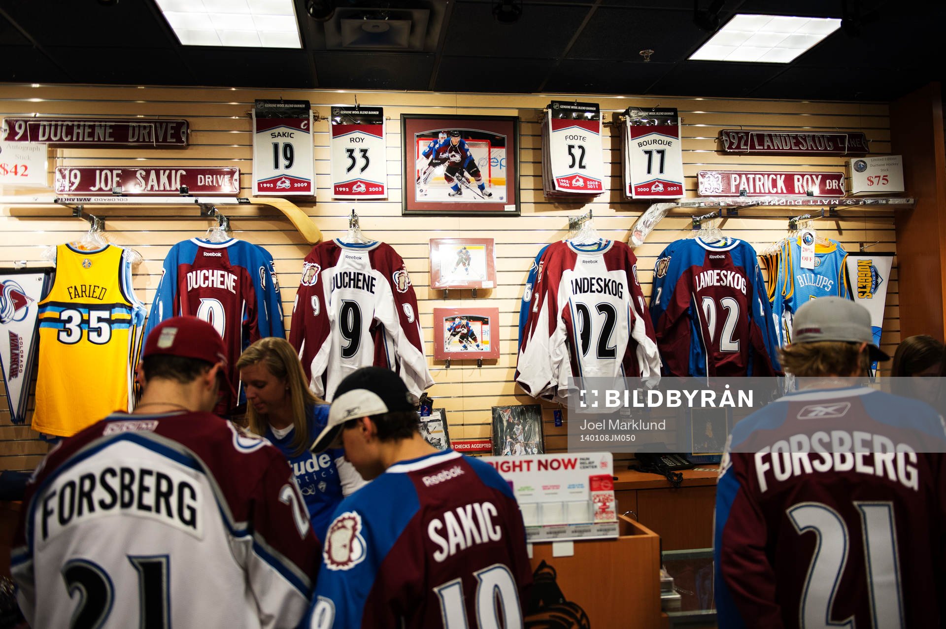 Tröjor och souvenirer för Gabriel Landeskog och andra