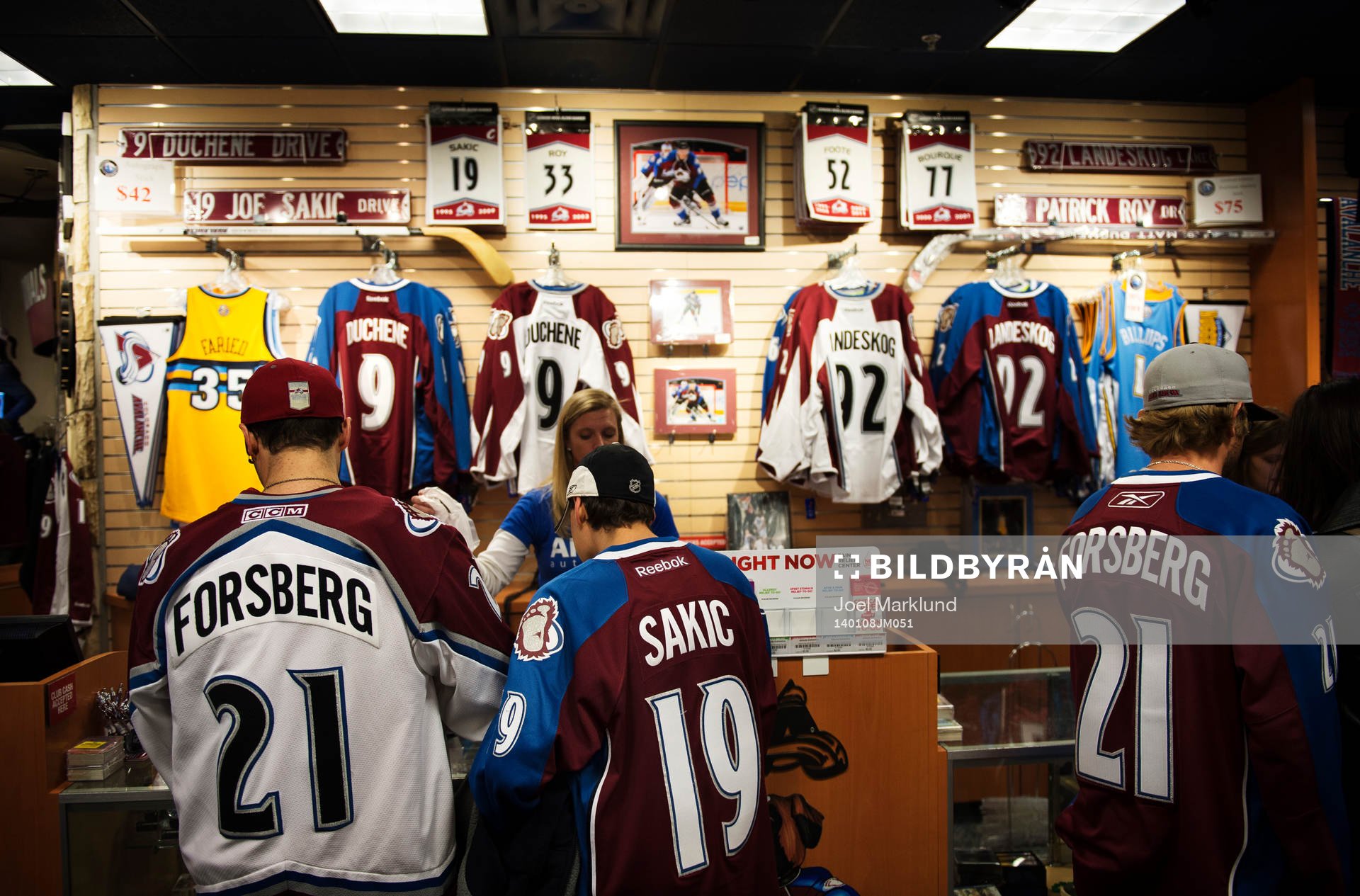 Tröjor och souvenirer för Gabriel Landeskog och andra