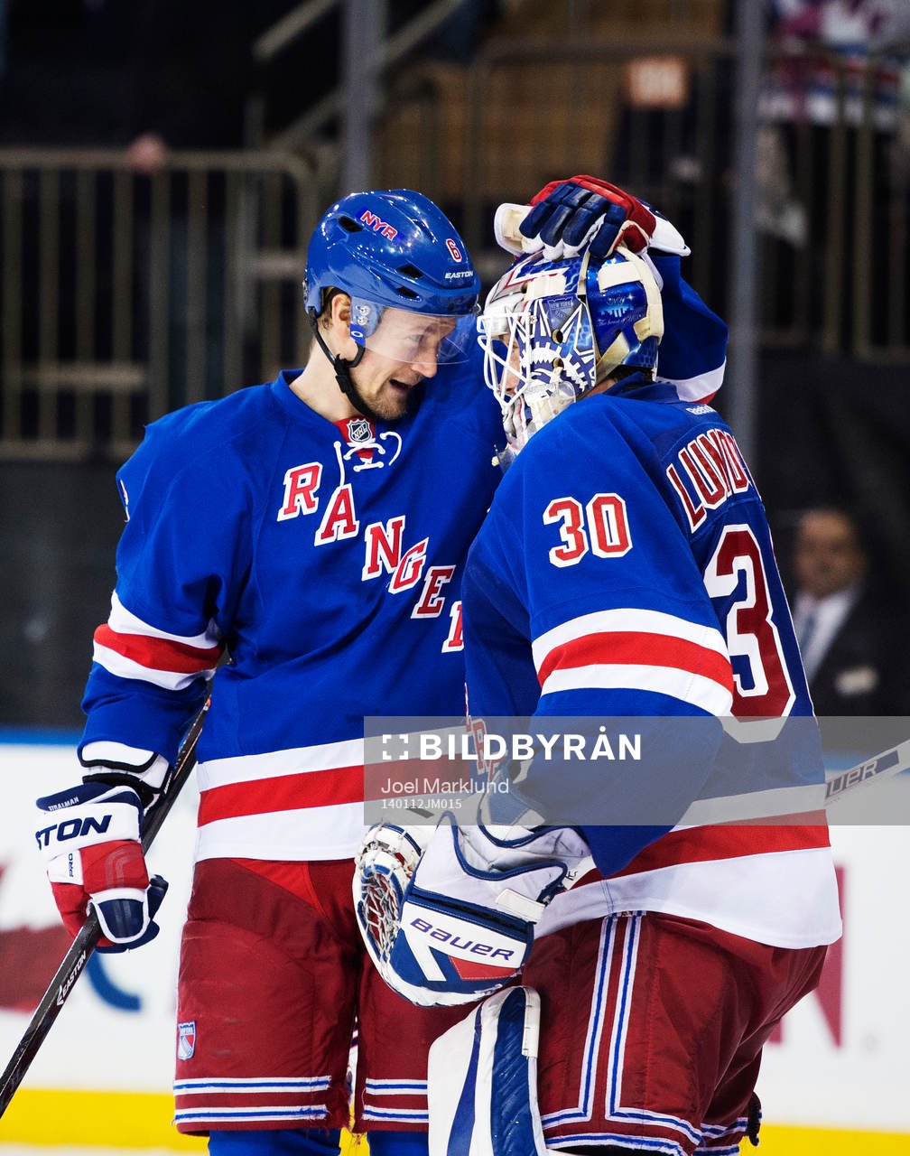 New Yorks Anton Strålman och Henrik Lundqvist jublar