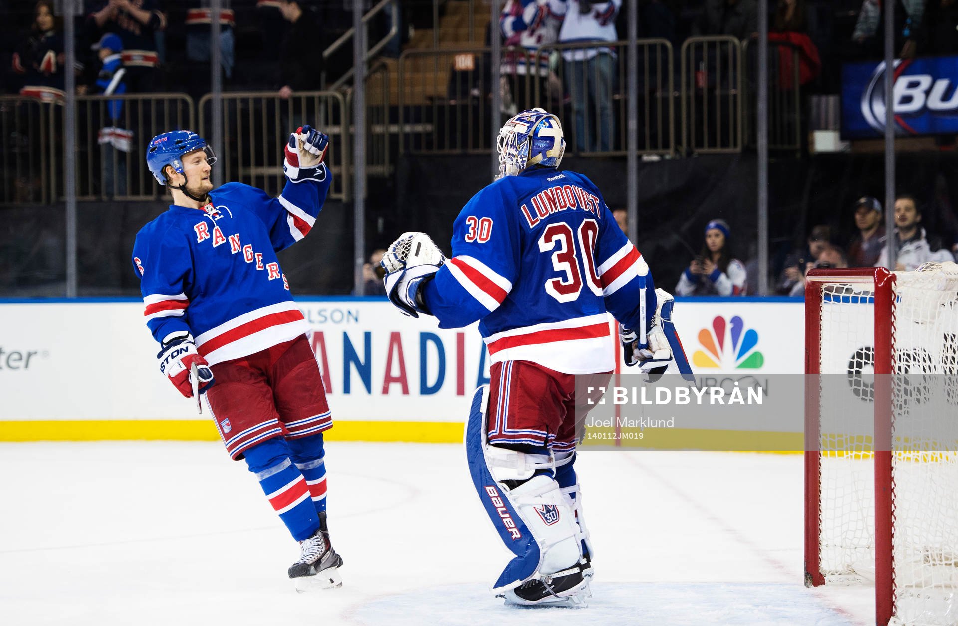 New Yorks Anton Strålman och Henrik Lundqvist jublar