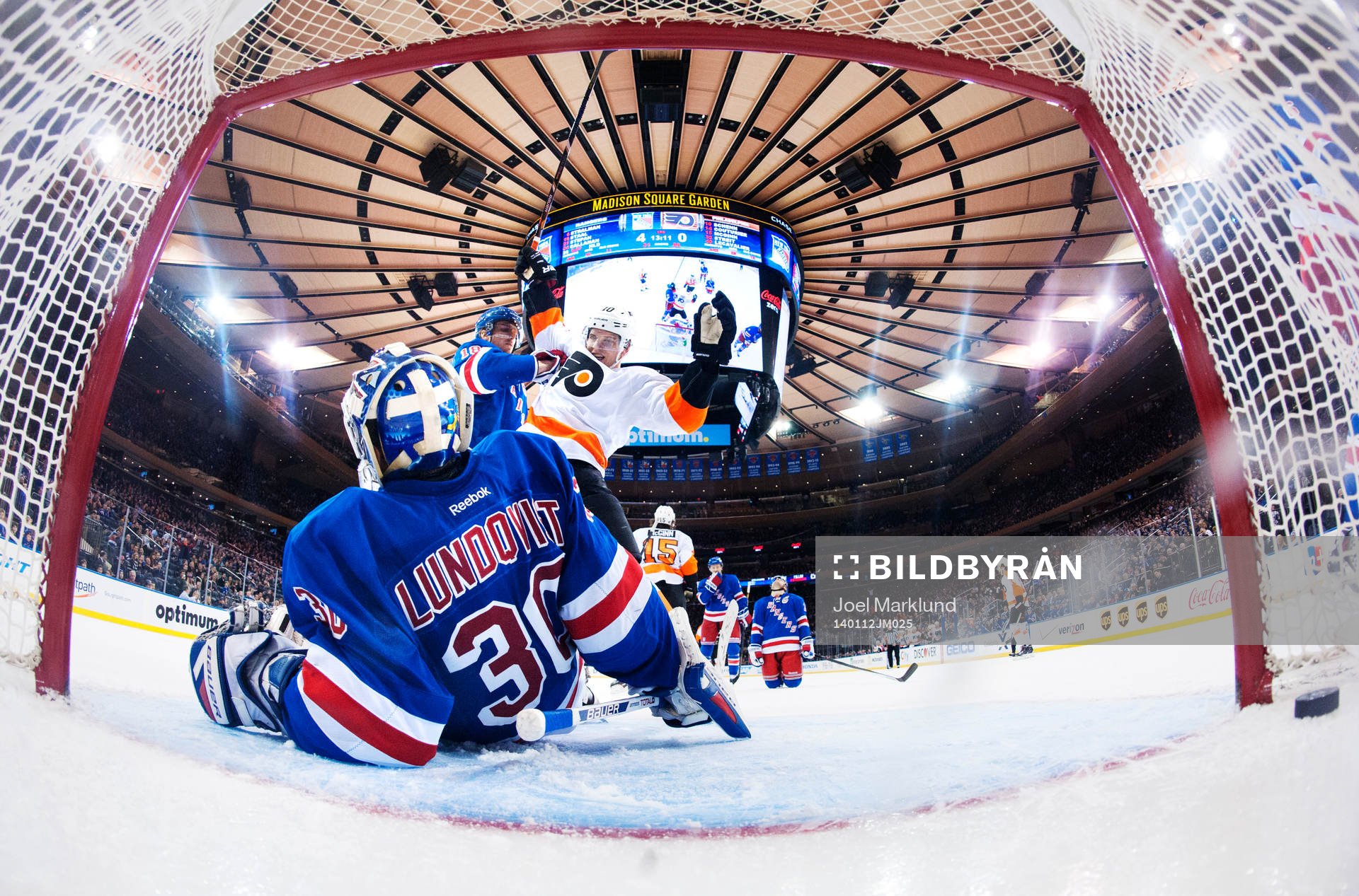 Philadelphias Brayden Schenn jublar