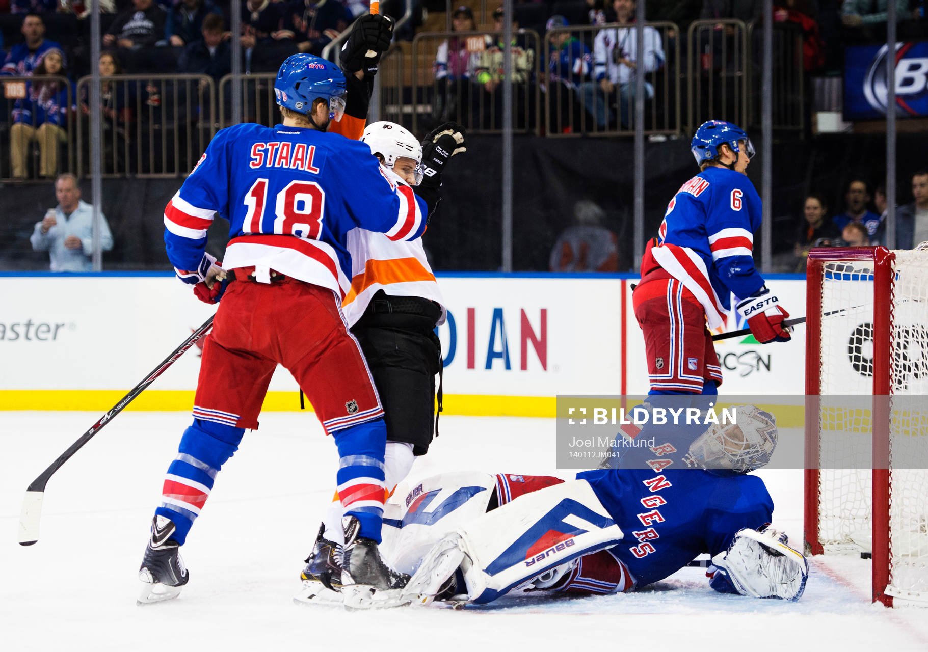 Philadelphias Brayden Schenn jublar
