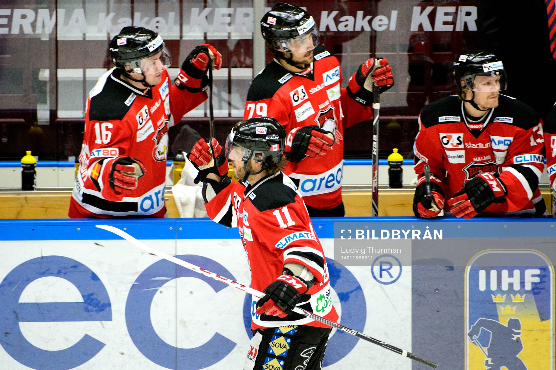 Malmö Redhawks Joey Tentute firar han gjort 2-0