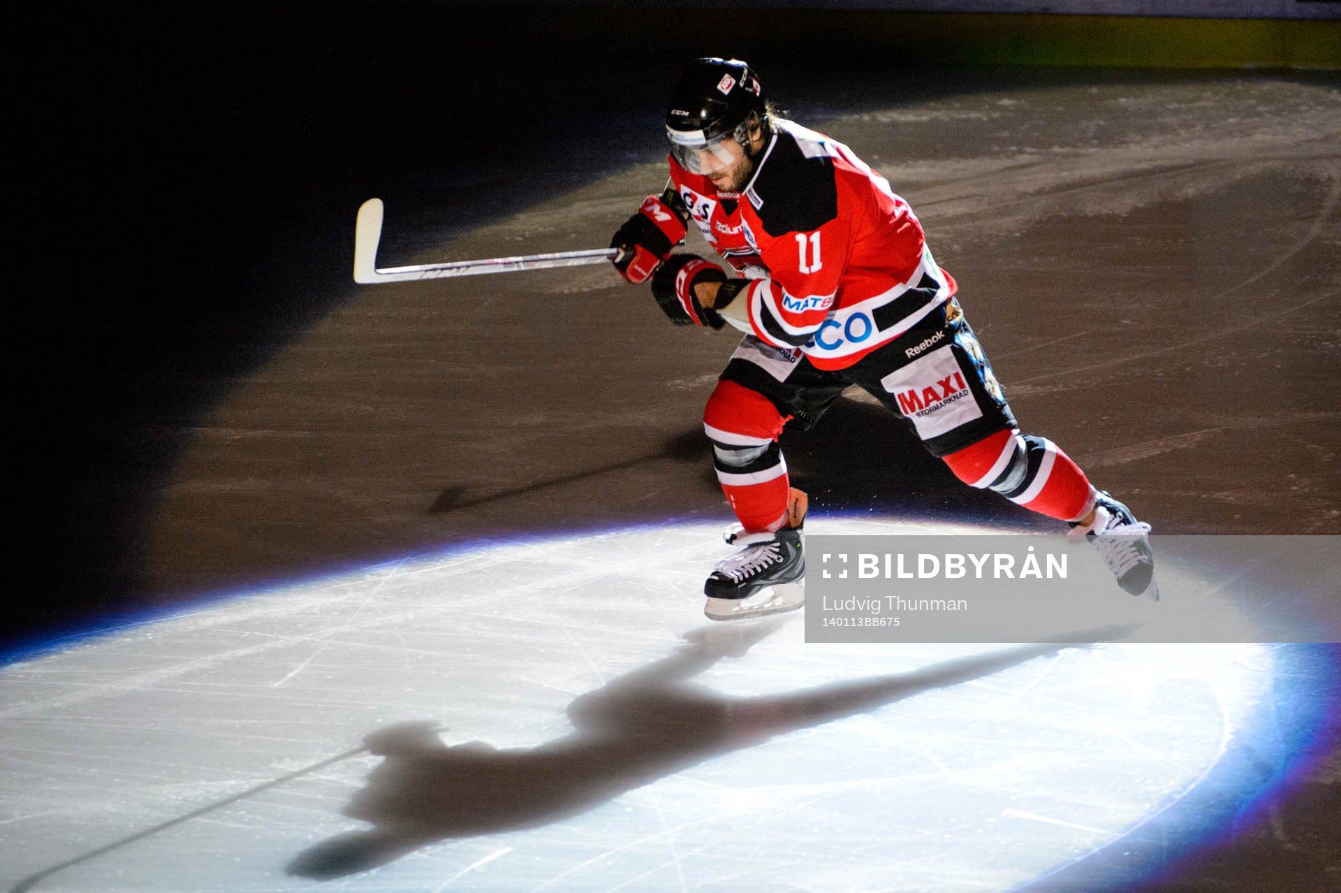 Malmö Redhawks Joey Tentute kommer in på isen