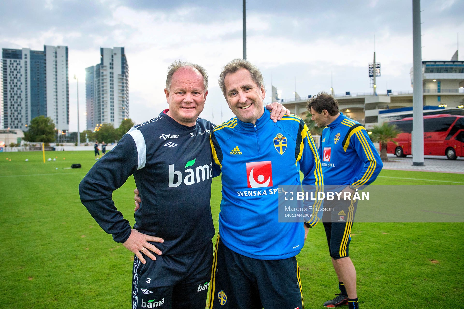 Sveriges förbundskapten Erik Hamrén tillsamman med Norges