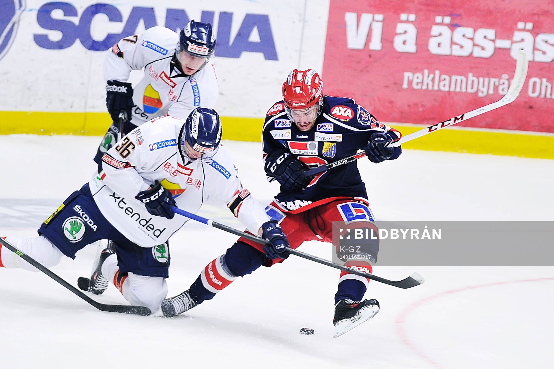 Djurgårdens Philip Holm och Södertäljes Linus Fröberg
