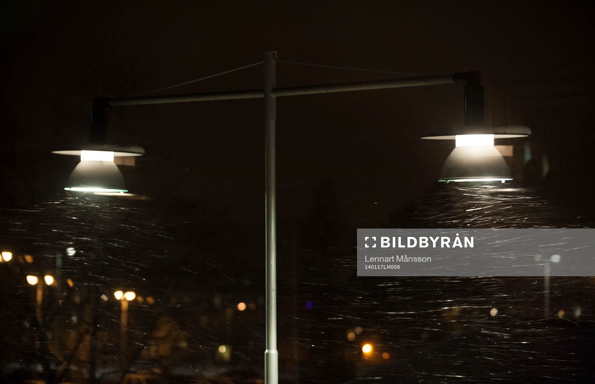 Det snöade utanför Skellefteå ishall i matchen i SHL