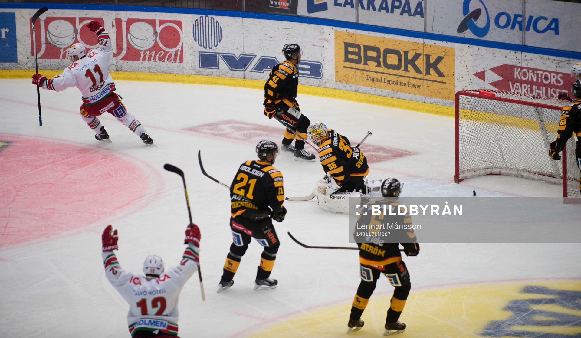 Modos Simon Önerud har gjort 0-2 bakom Skellefteås