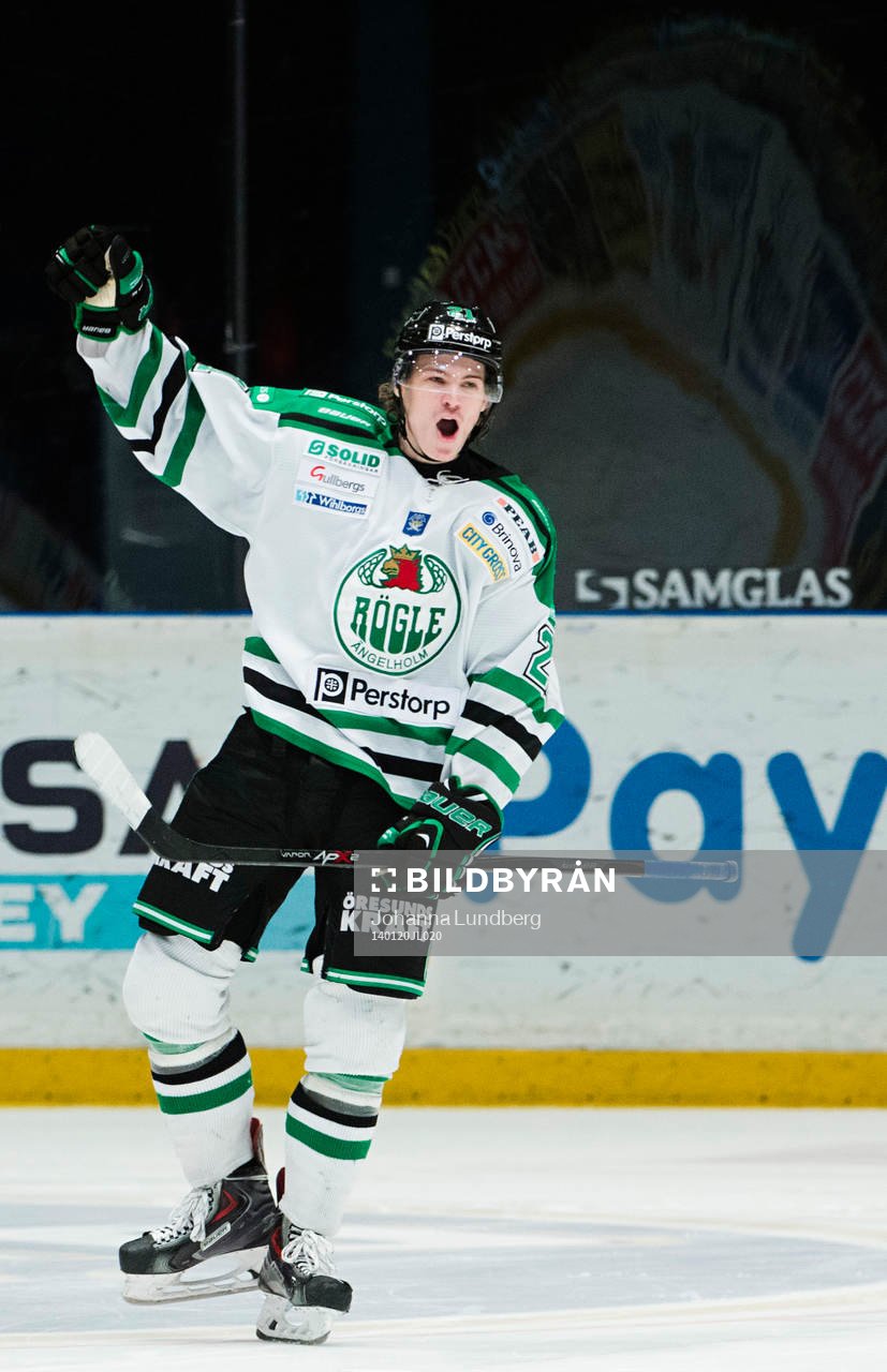 Rögles  Emil Molin jublar