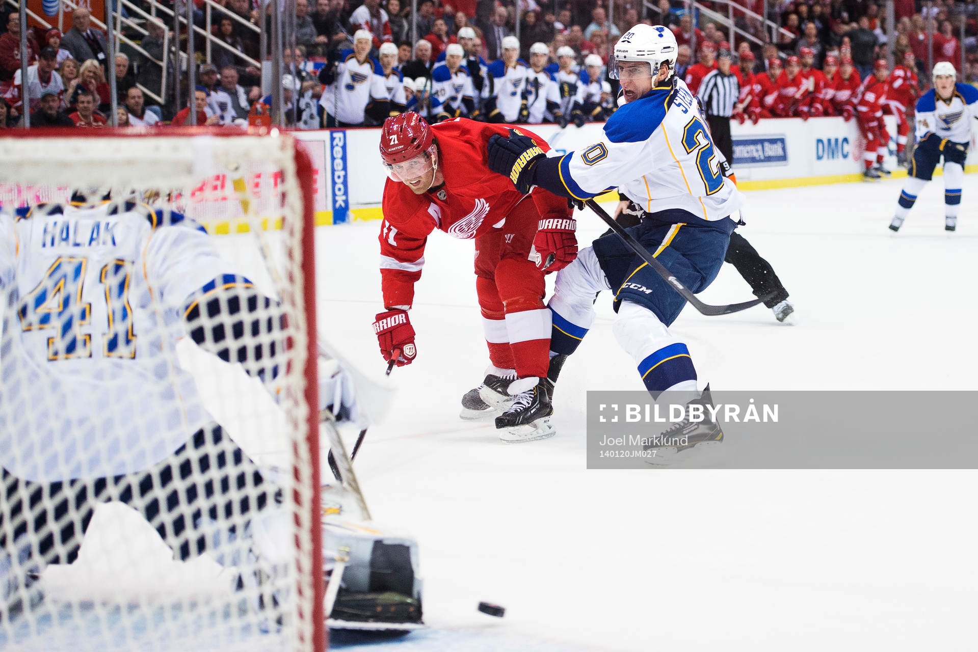 Detroits Daniel Cleary utmanas av St Louis Alexander Steen