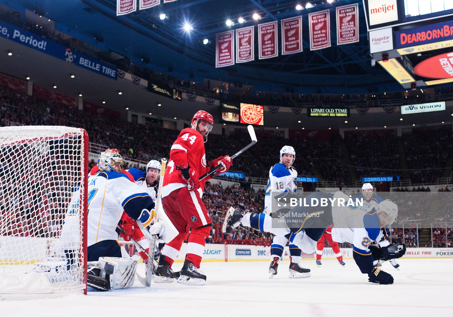 Detroits Todd Bertuzzi och St Louis Alex Pietrangelo
