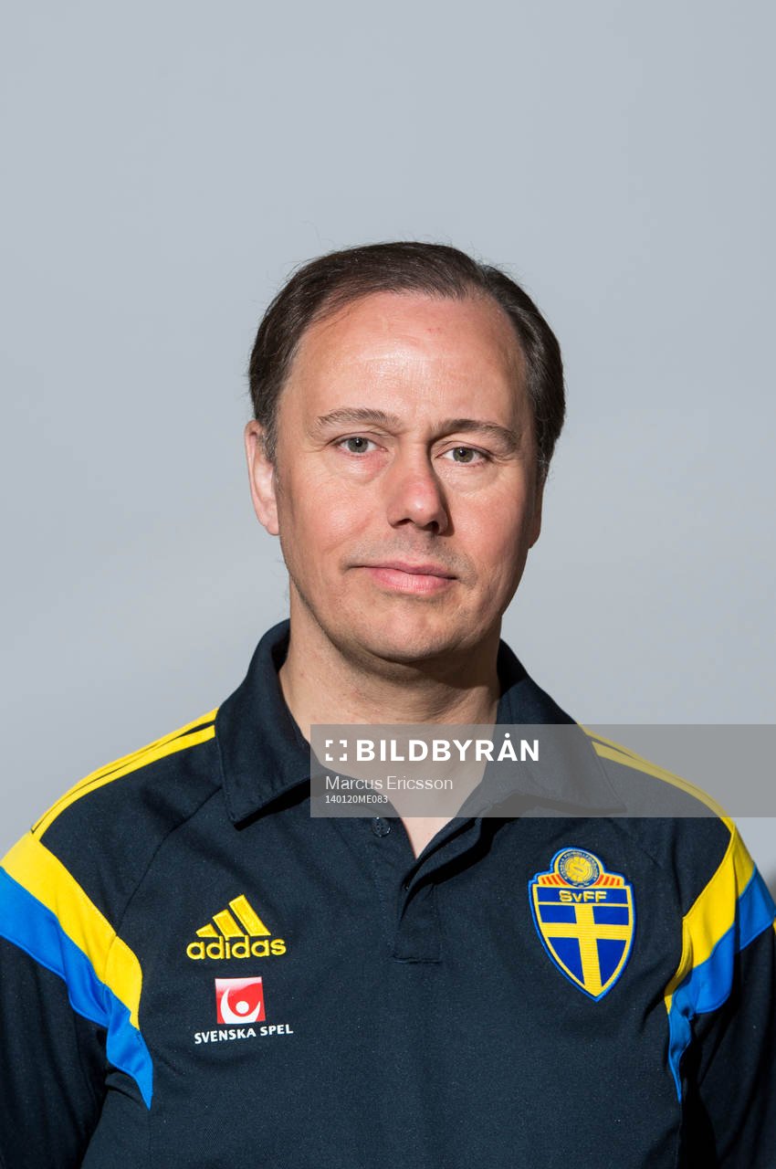 Porträtt på presschef och kommunikationschef Niklas Bodell