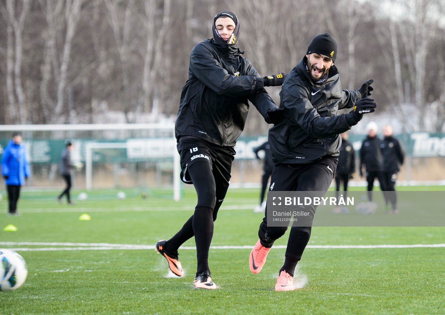 Mohammed Ali Khan och Mika Ojala under en träning med Häcken den 21 januari 2014 i Göteborg.
