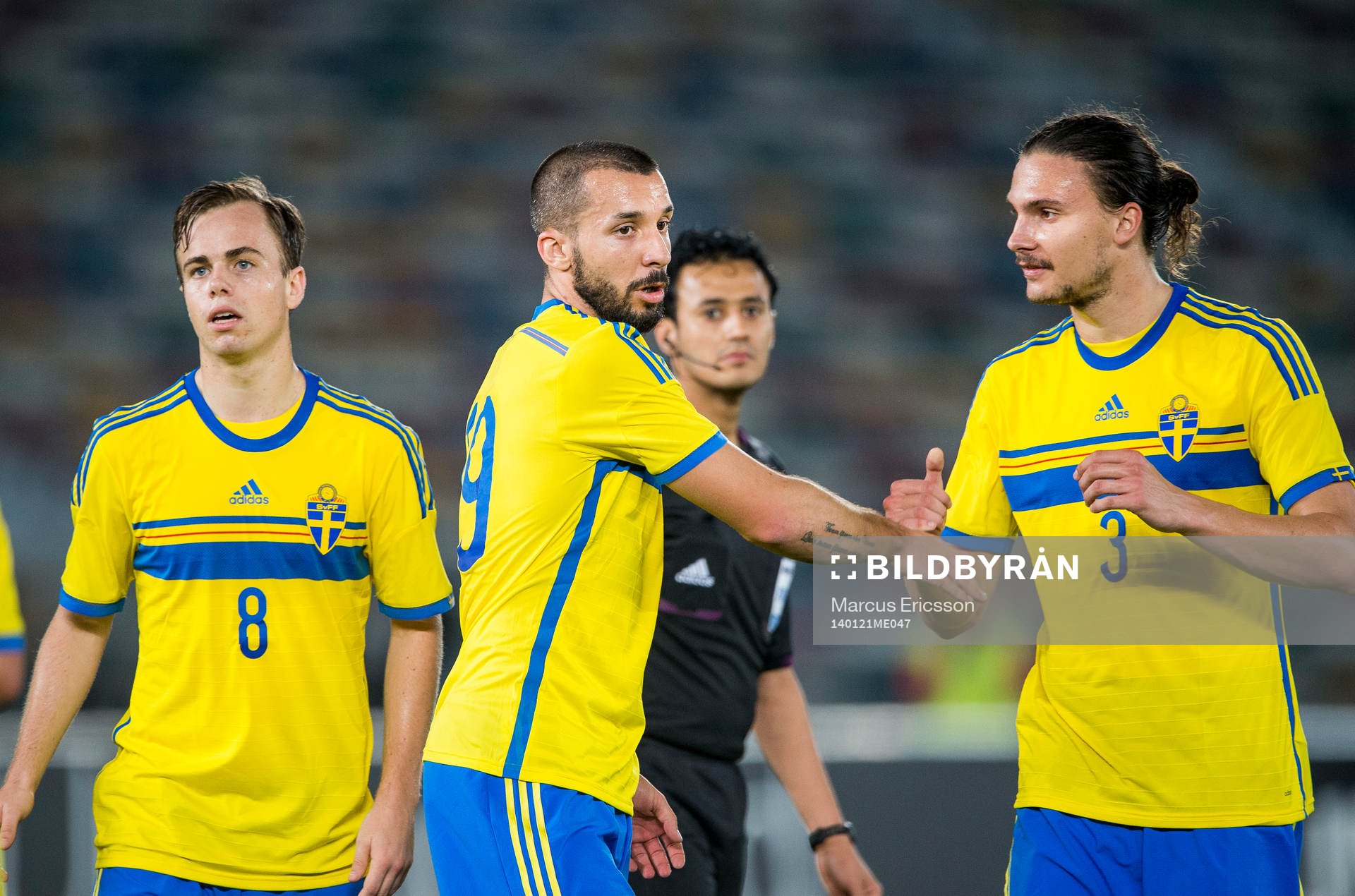 Jubel i Sverige efter 2-0 av Guillermo Molins efter framspel av bl.a. Andreas Blomqvist (v) till höger Erik Johansson under träningslandskampen mellan Island och Sverige på januariturnén den 21 januari 2014 i Abu Dhabi.