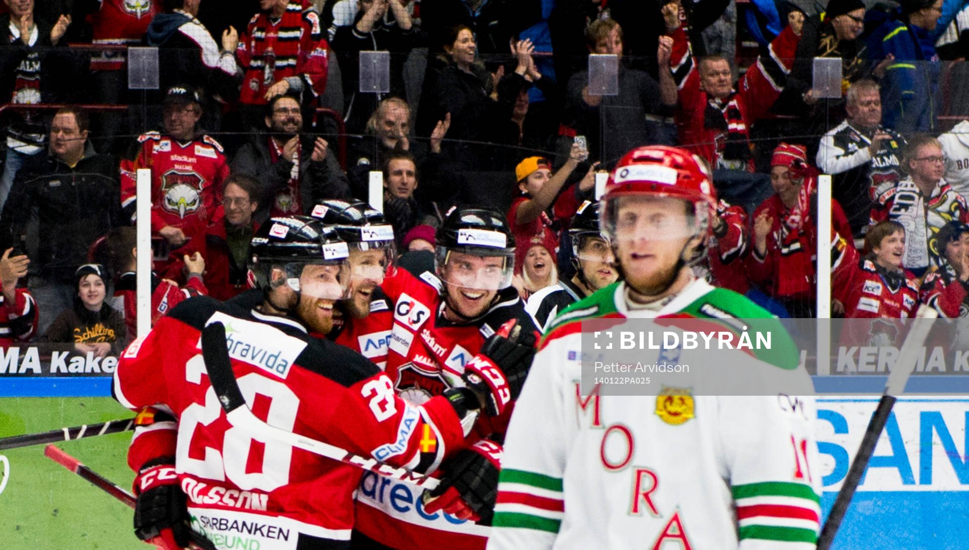 Malmö Redhawks Magnus Häggström jublar