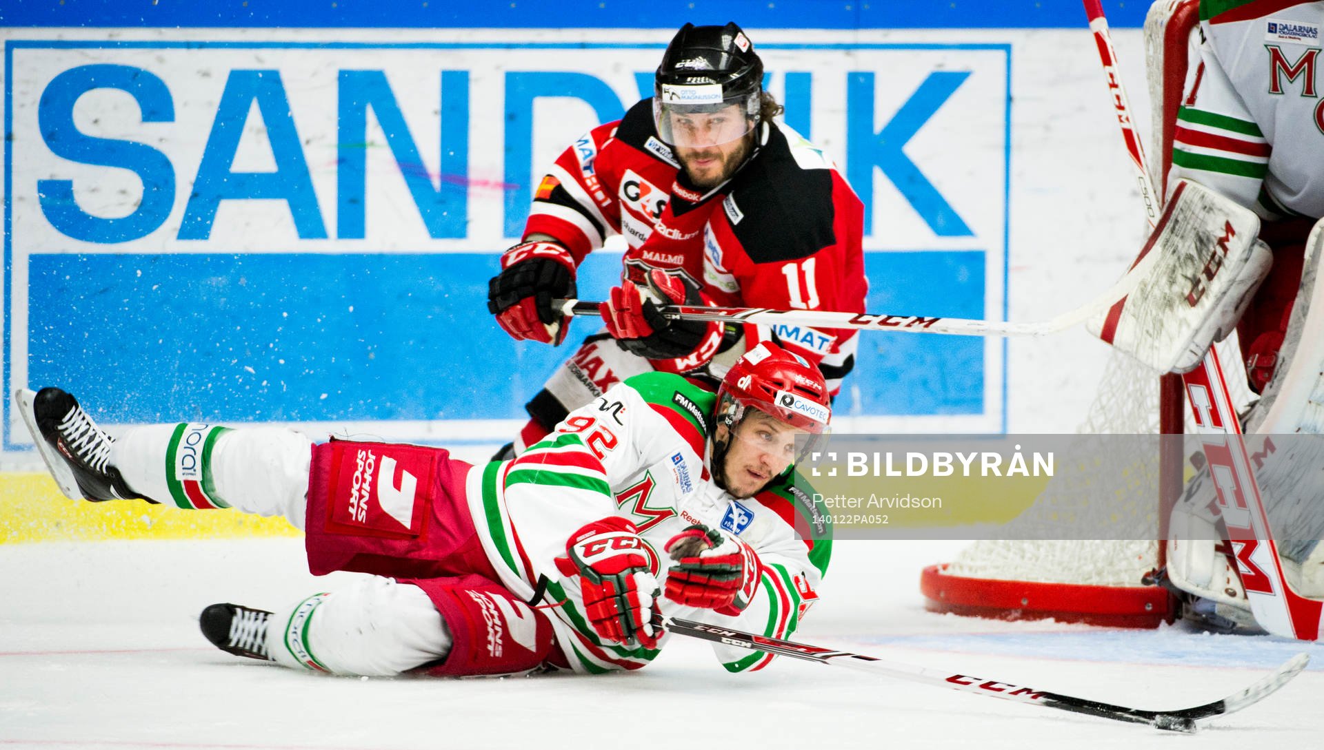 Moras Jonas Westerling faller, Malmö Redhawks Joey Tentute