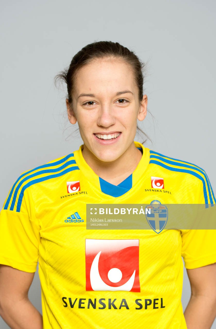 Anna Oskarsson, Sverige