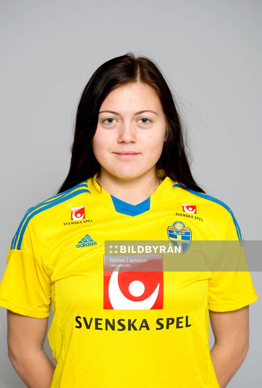 Emma Jones, Sverige