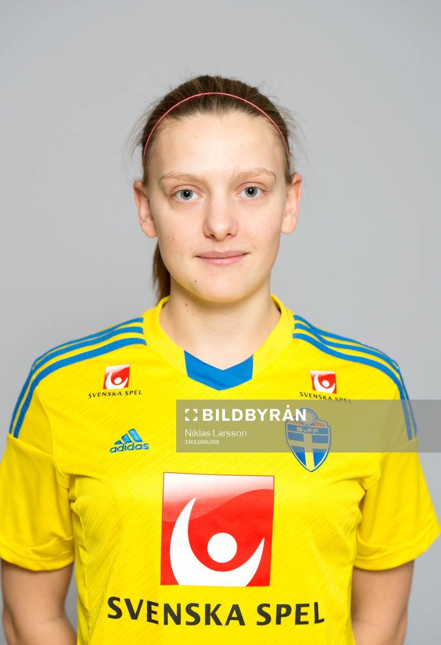 Rebecka Persson, Sverige