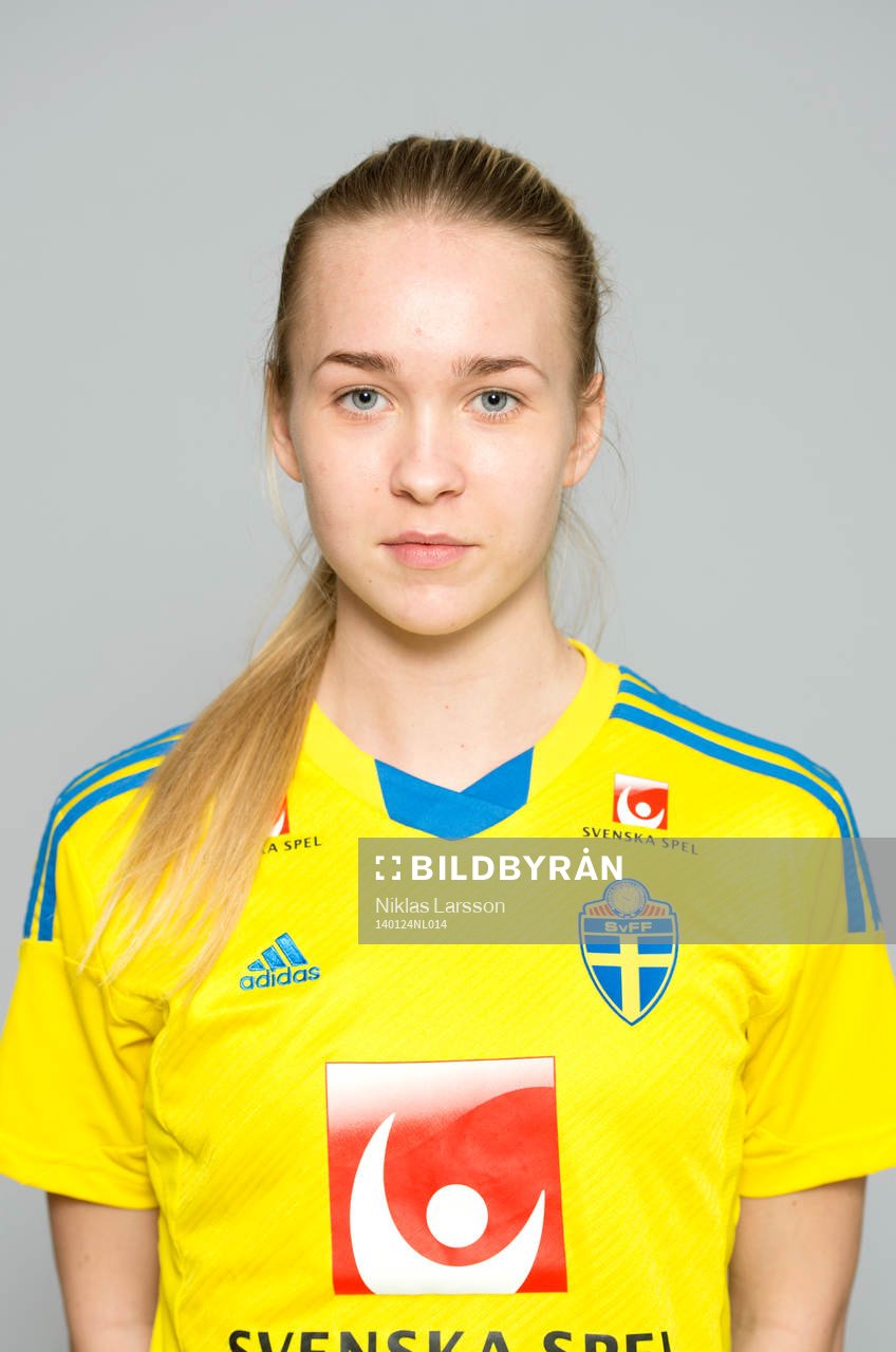 Elin Sjölander, Sverige