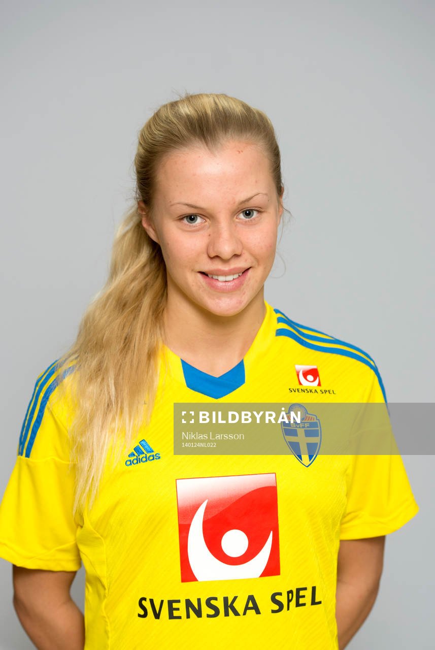 Lotta Öqvist, Sverige