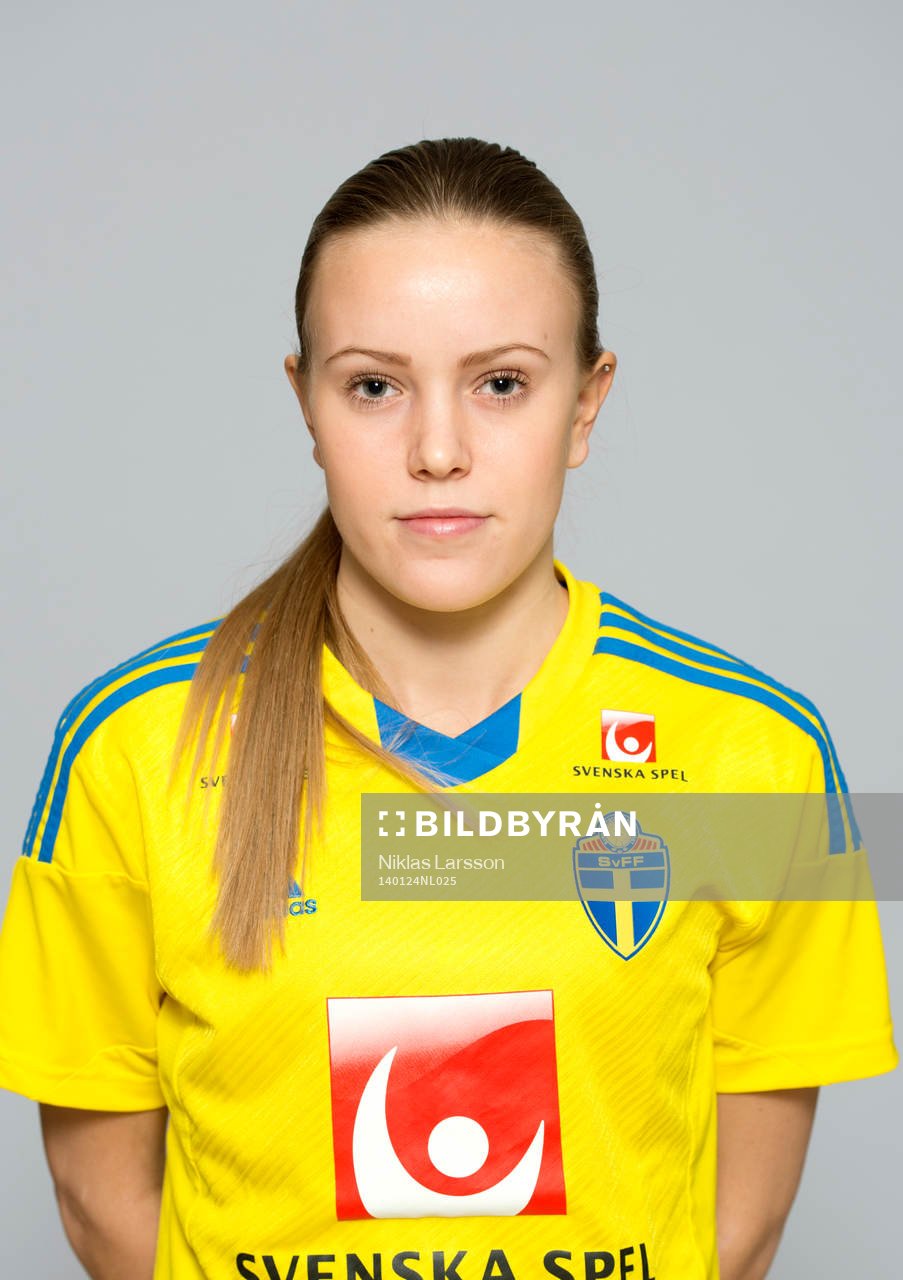 Elin Björklund, Sverige