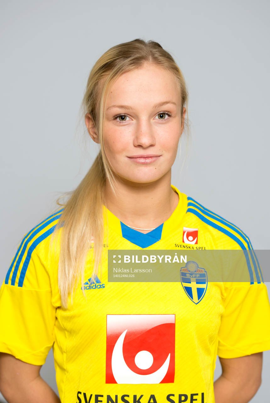 Tove Almqvist, Sverige