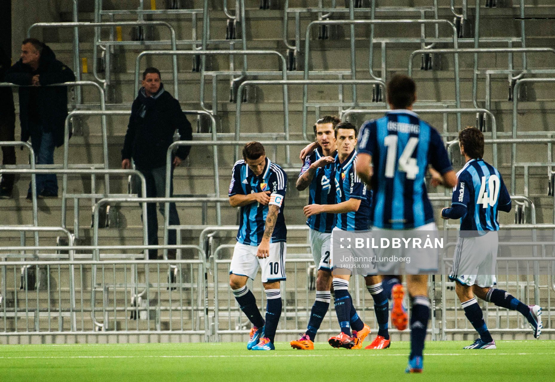 Djurgårdens  spelare jublar