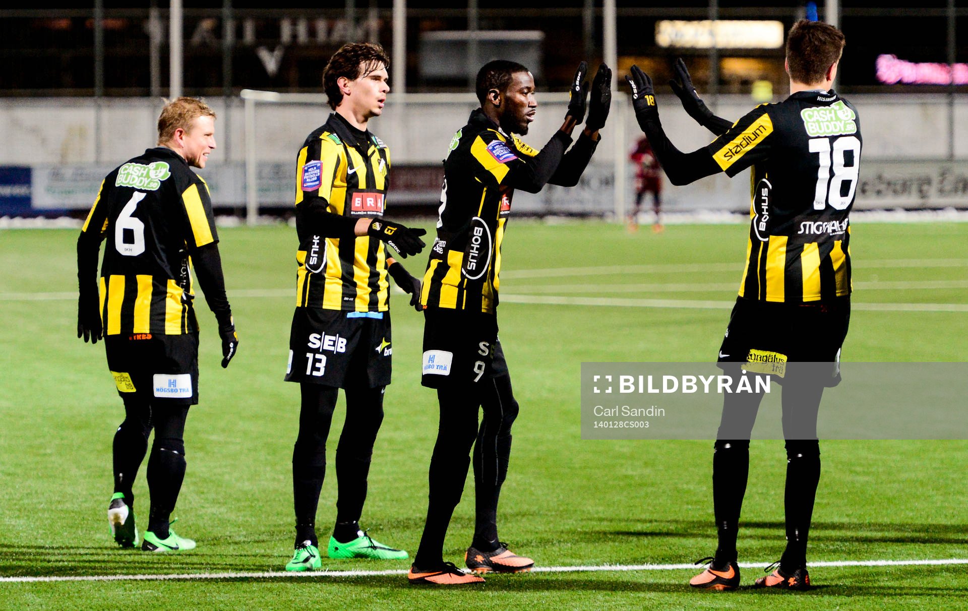 Häckens David Frölund, Sebastian Ohlsson, Dioh Williams och Alexander Jeremejeff jublar efter 2-0 genom Dioh Williams under fotbollsmatchen mellan Häcken och Ljungskile den 28 januari 2014 i Göteborg.