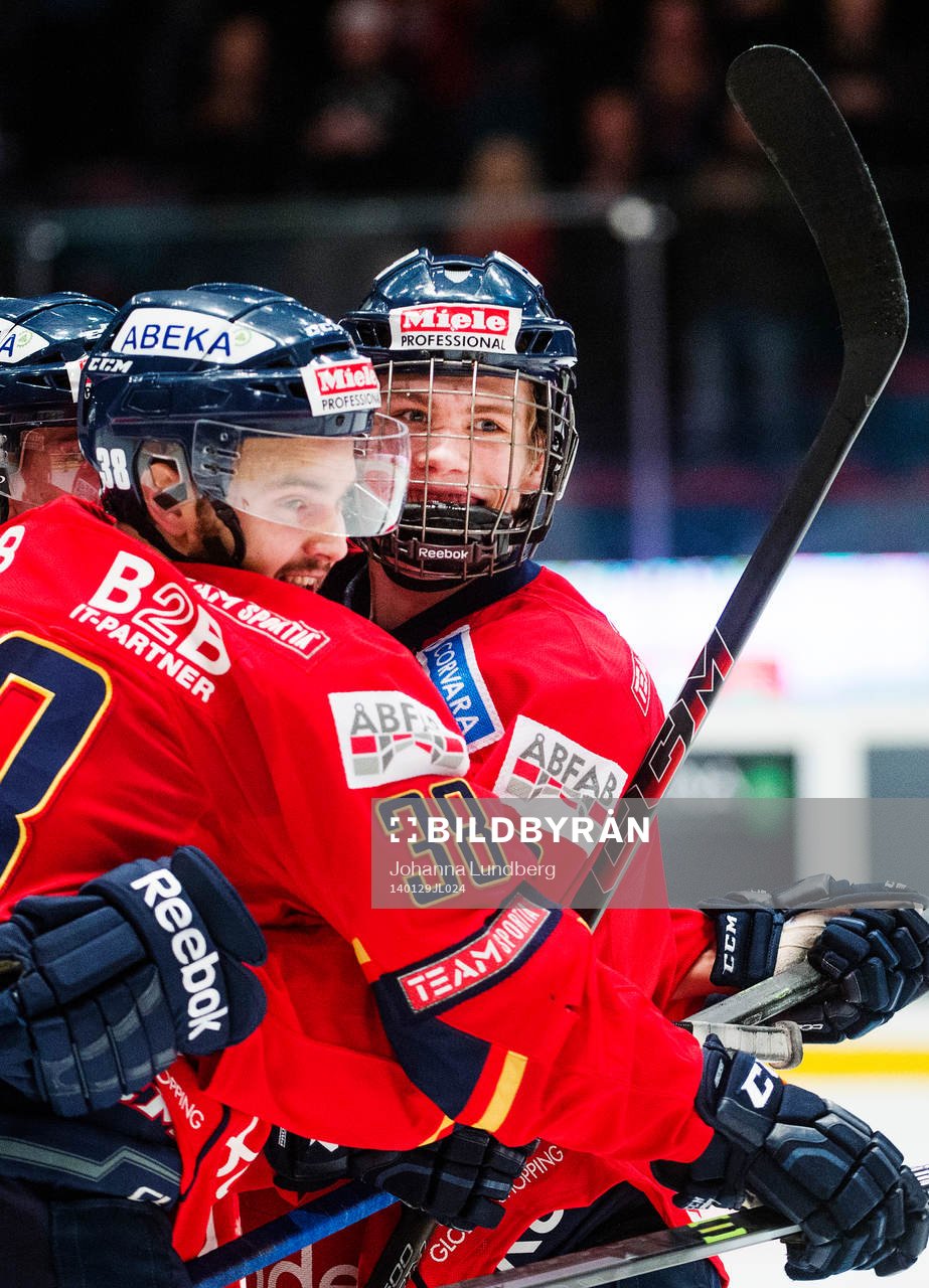Djurgårdens Joakim Hagelin (vänster) jublar