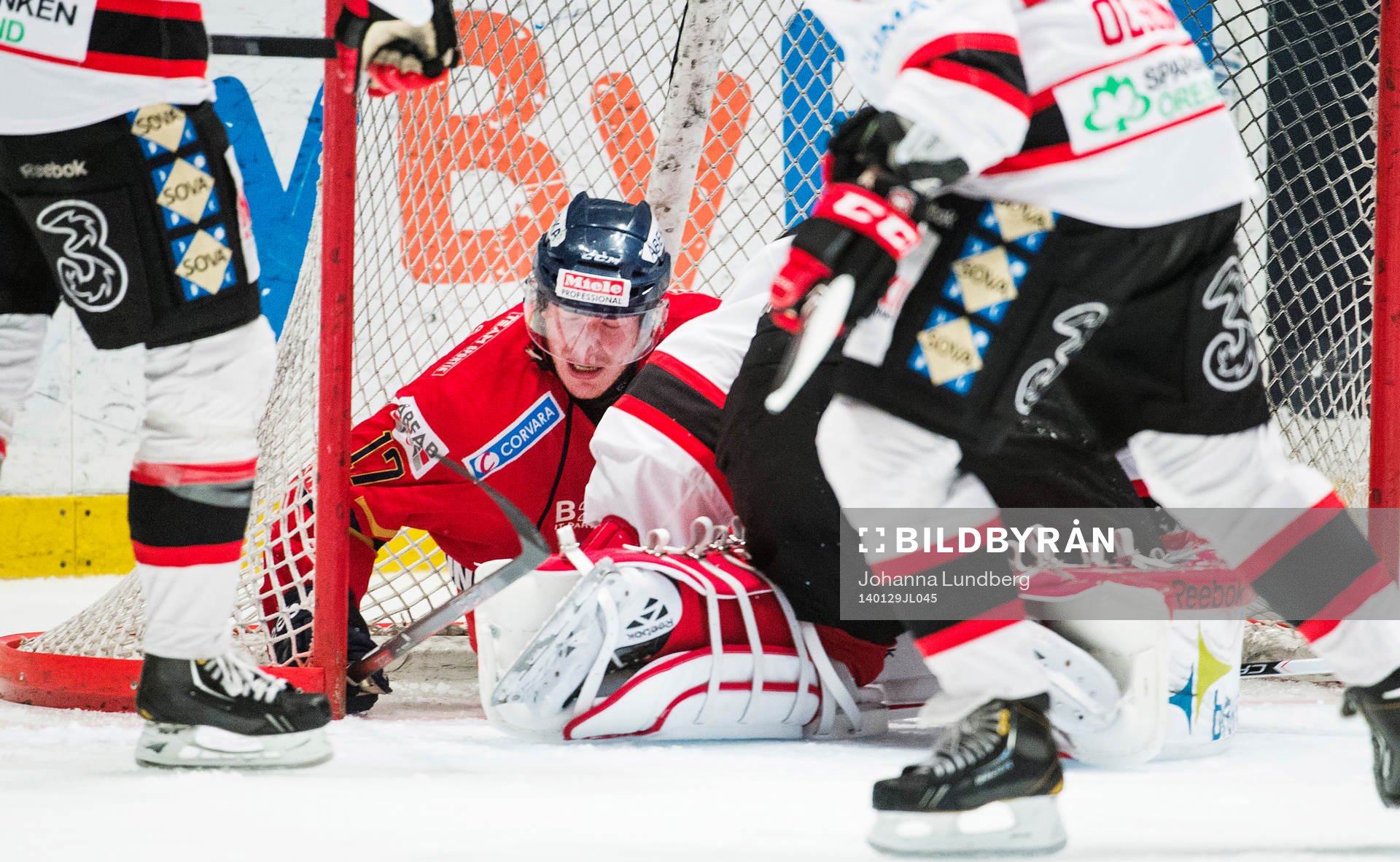 Djurgårdens Henrik Eriksson åker in i målet