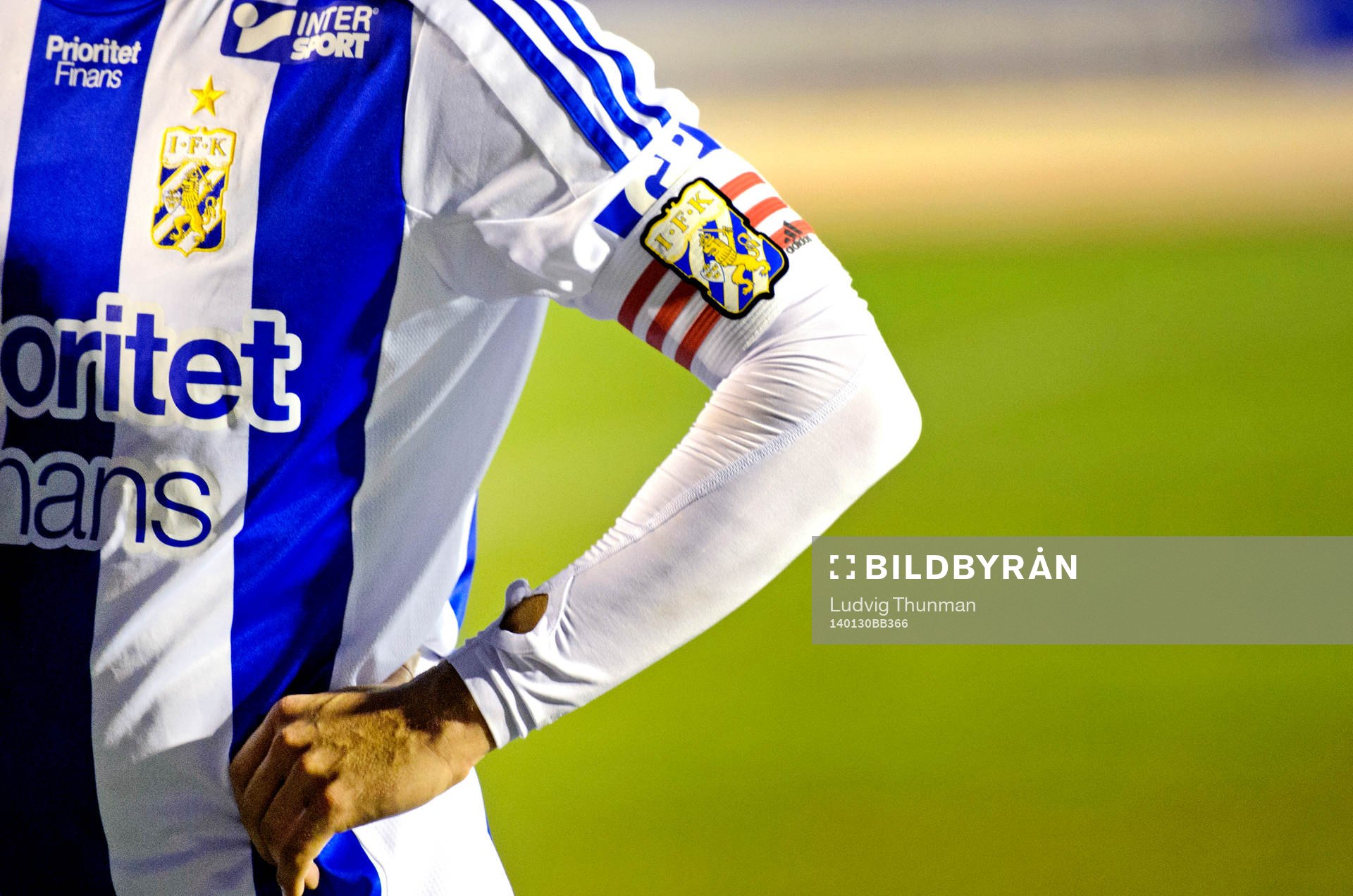 IFK Göteborgs kaptensbindel på Mattias Bjärsmyr