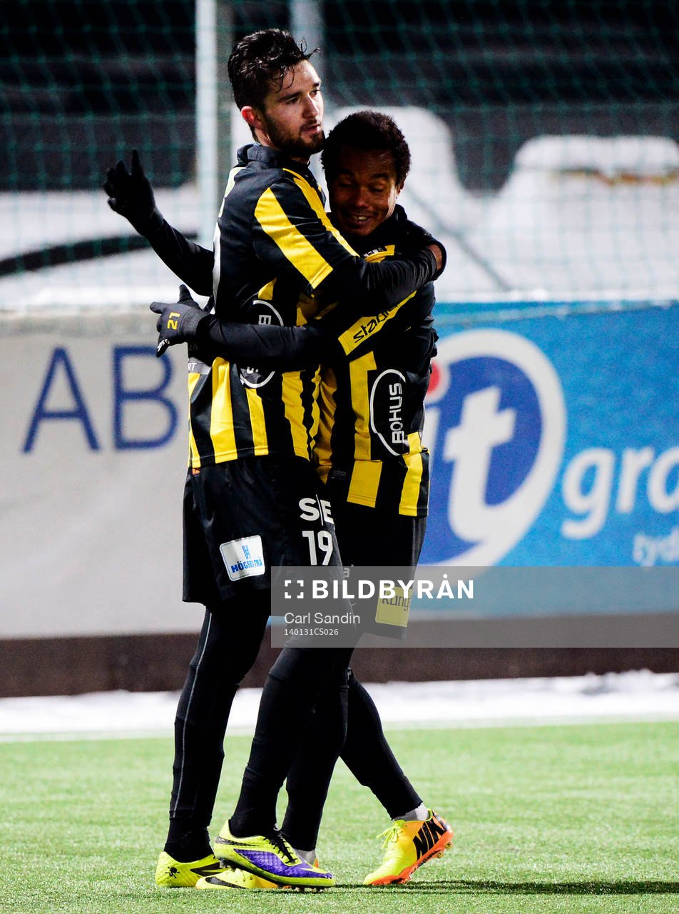 Häckens Leonard Zuta och Nasiru Mohammed jublar 3-1