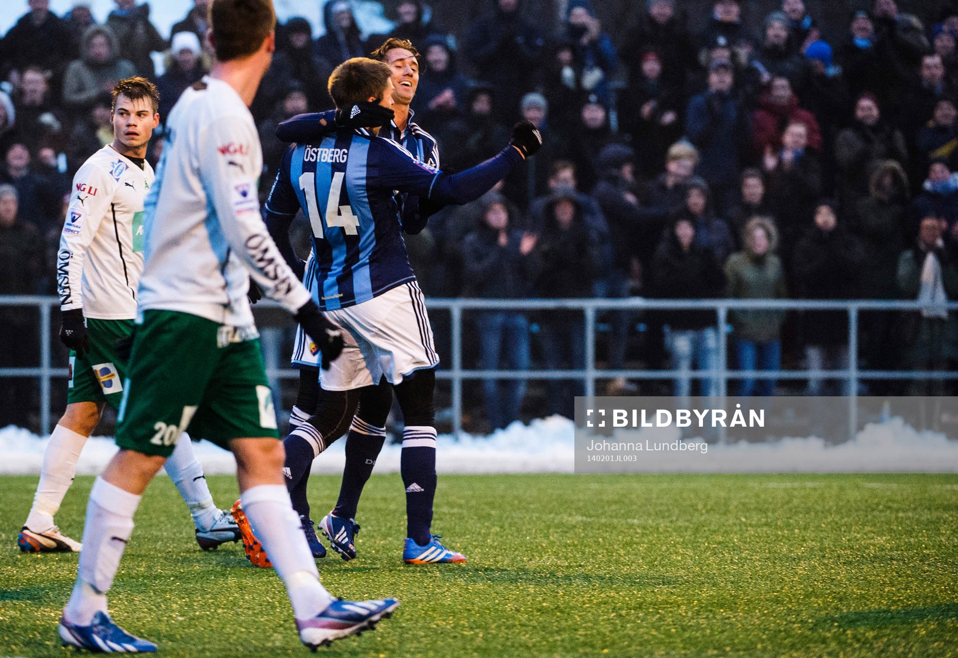 Djurgårdens Philip Hellqvist  jublar och kramar om Mattias