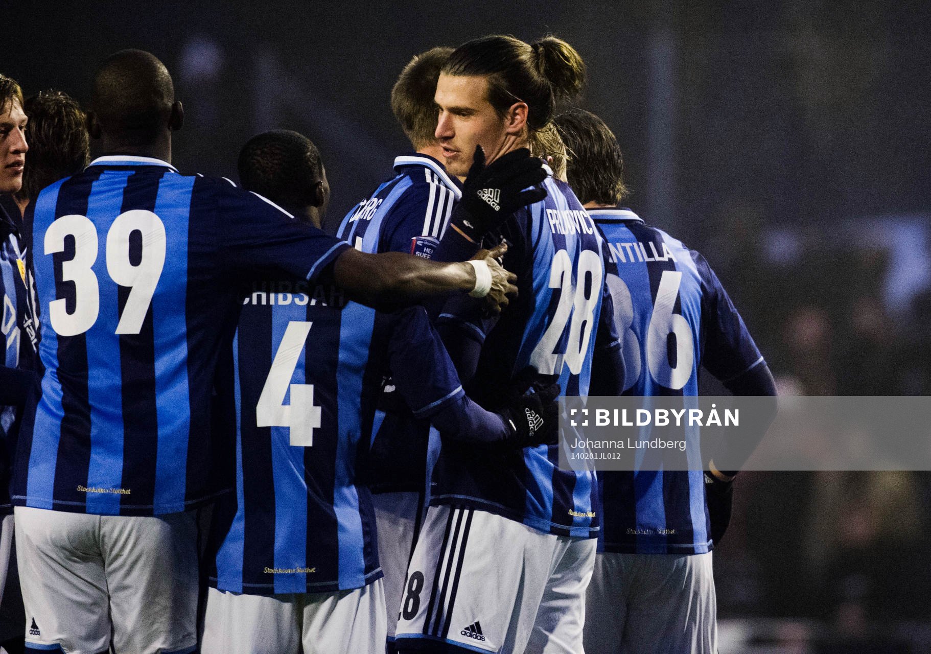 Djurgårdens Aleksandar Prijovic jublar med sina lagkamrater under en träningsmatch i fotboll mellan Djurgården och IFK Mariehamn den 1 februaro 2014 i Stockholm.