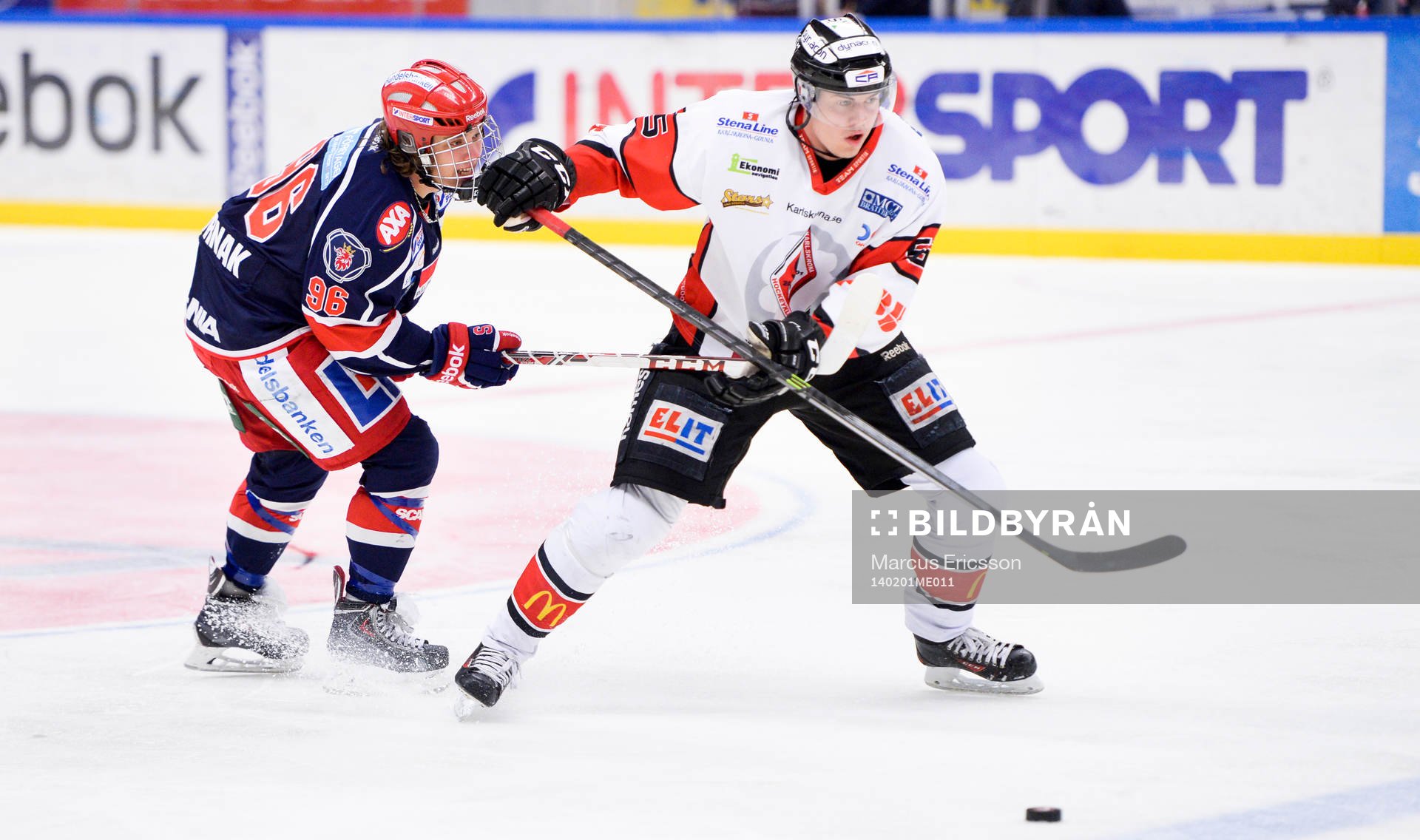 Södertäljes David Pastrnák och Karlskogas Simon