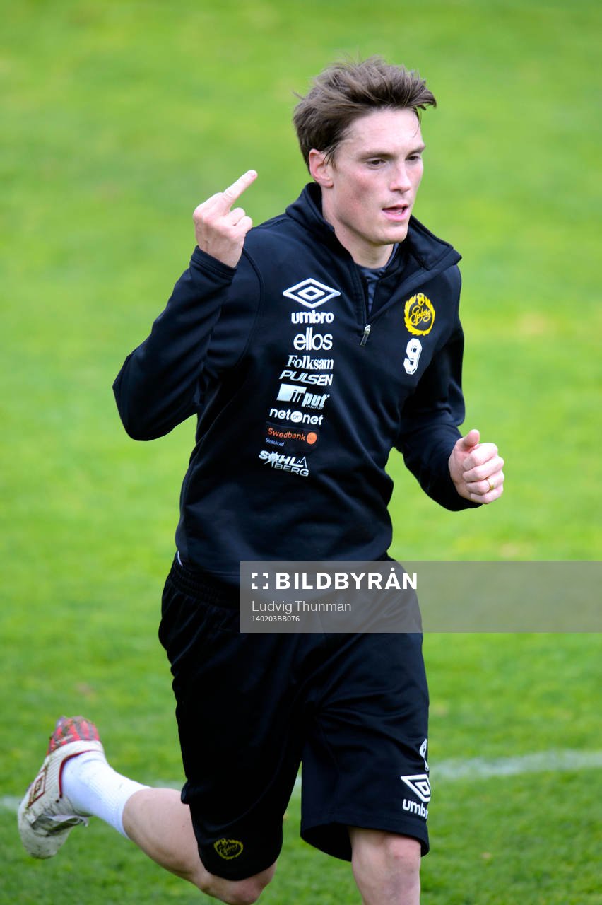 Elfsborgs Lasse Nilsson räcker finger