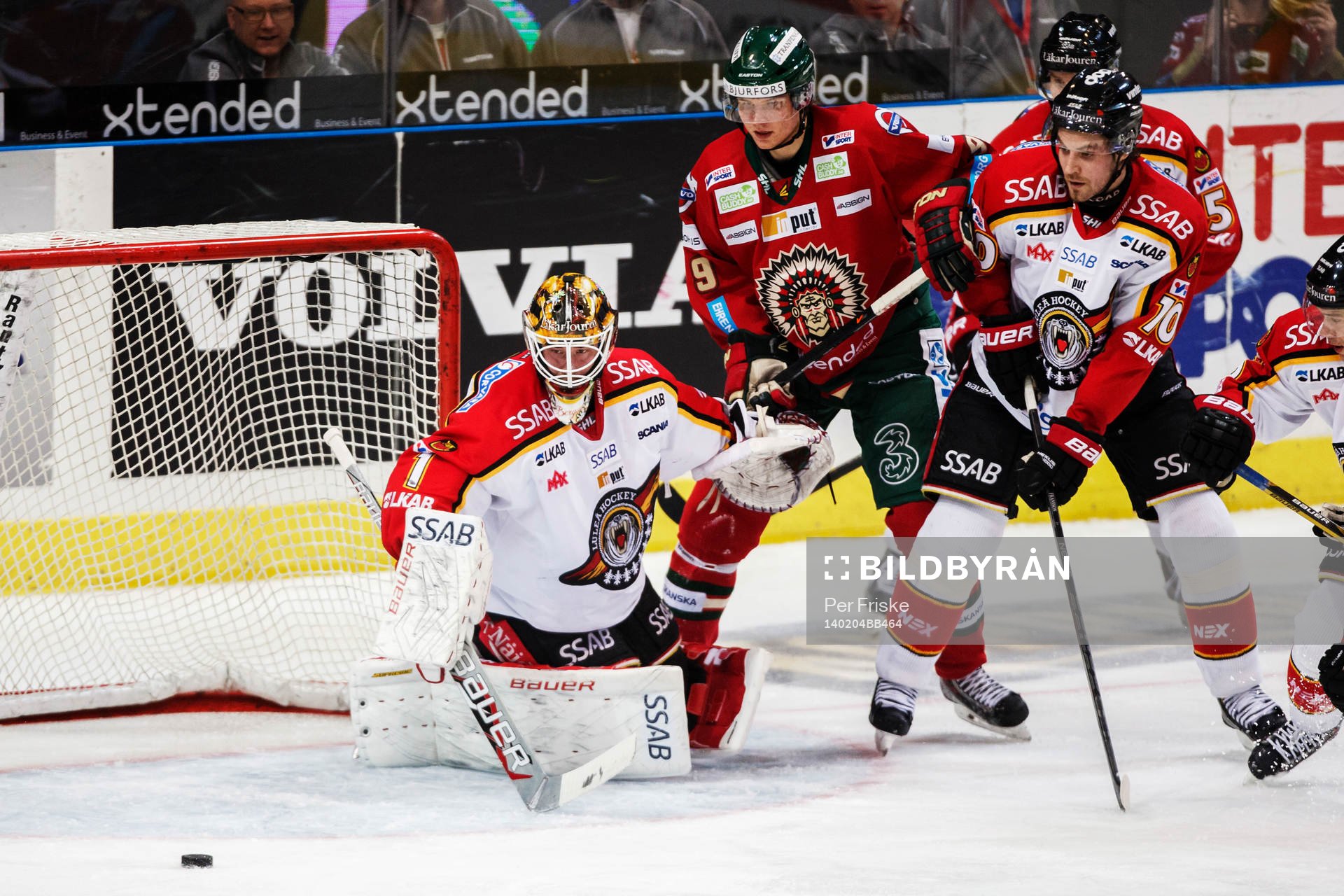 Luleås målvakt David Rautio, Frölundas Max Görtz och