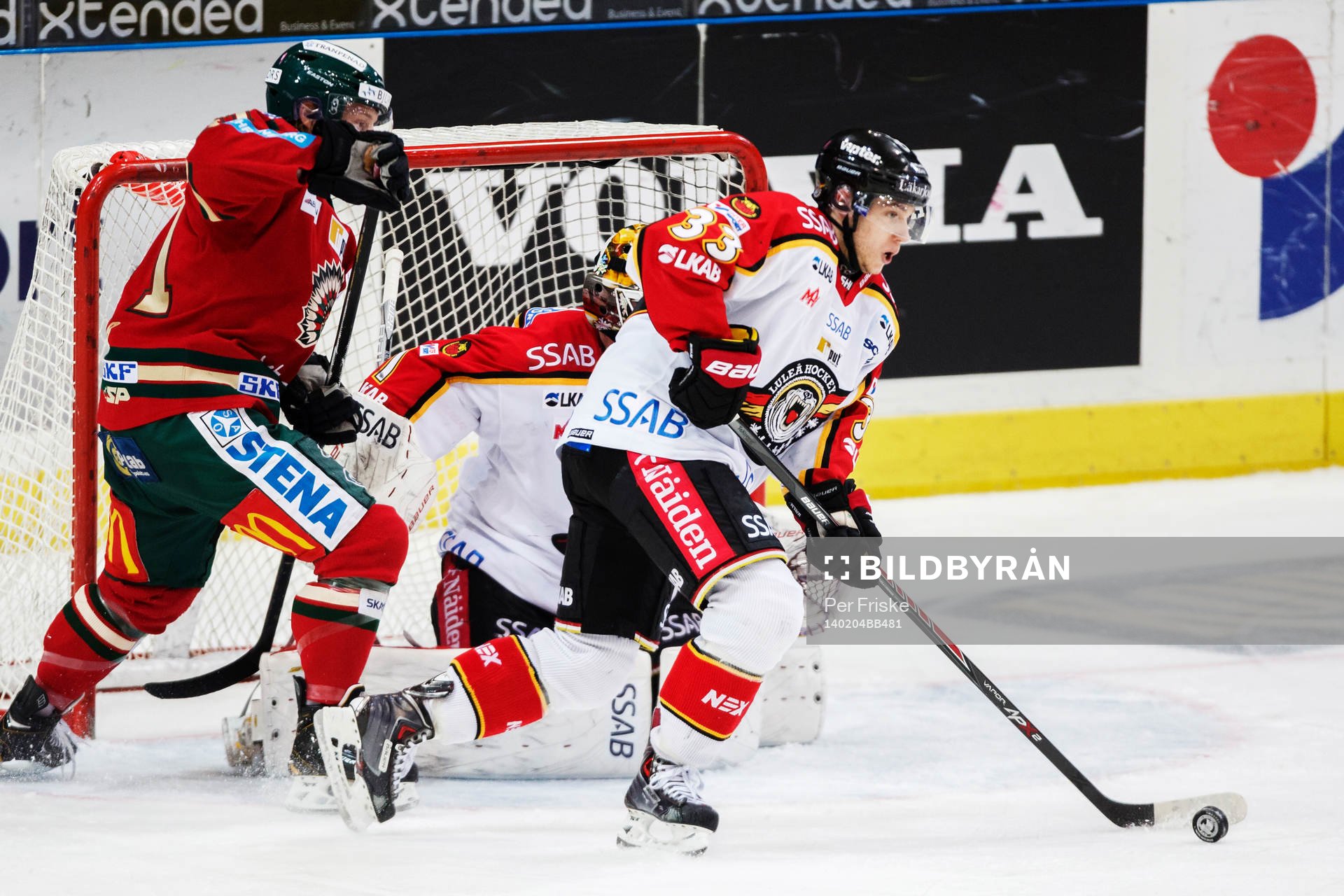 Luleås Andreas Hjelm med pucken